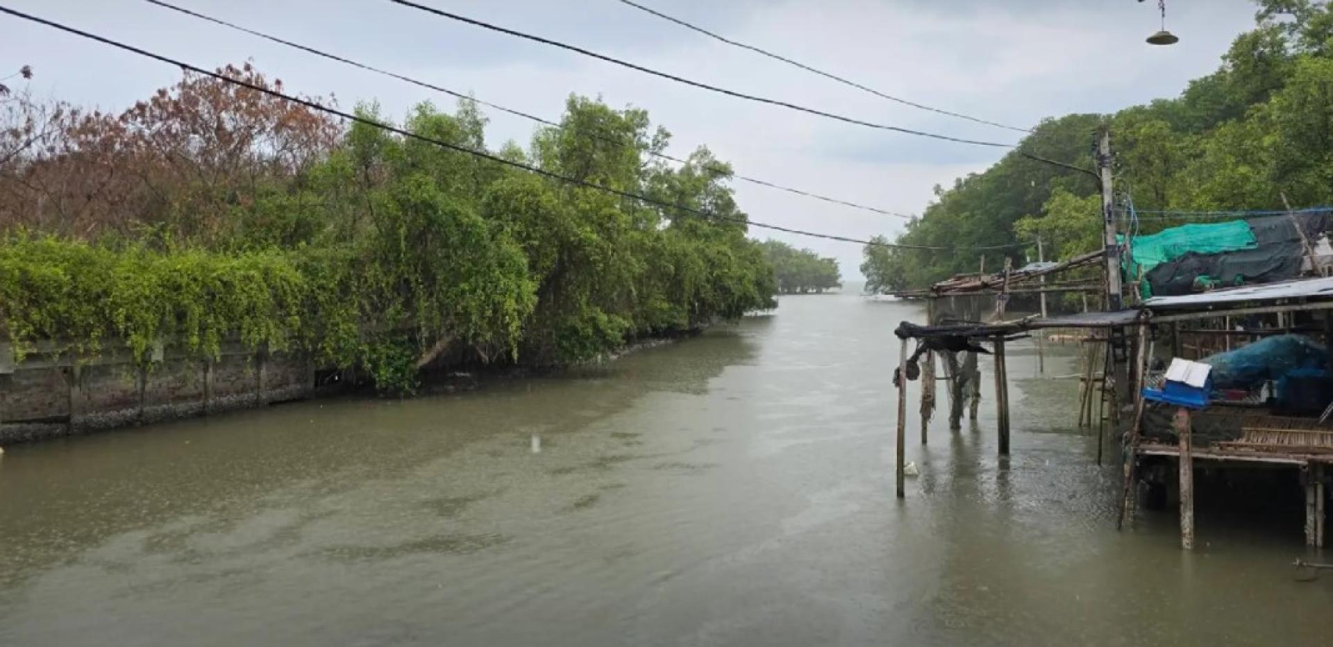 季风槽为泰国北部和东部地区带来大到特大暴雨，山区及低洼地区有洪水风险。（档案照）