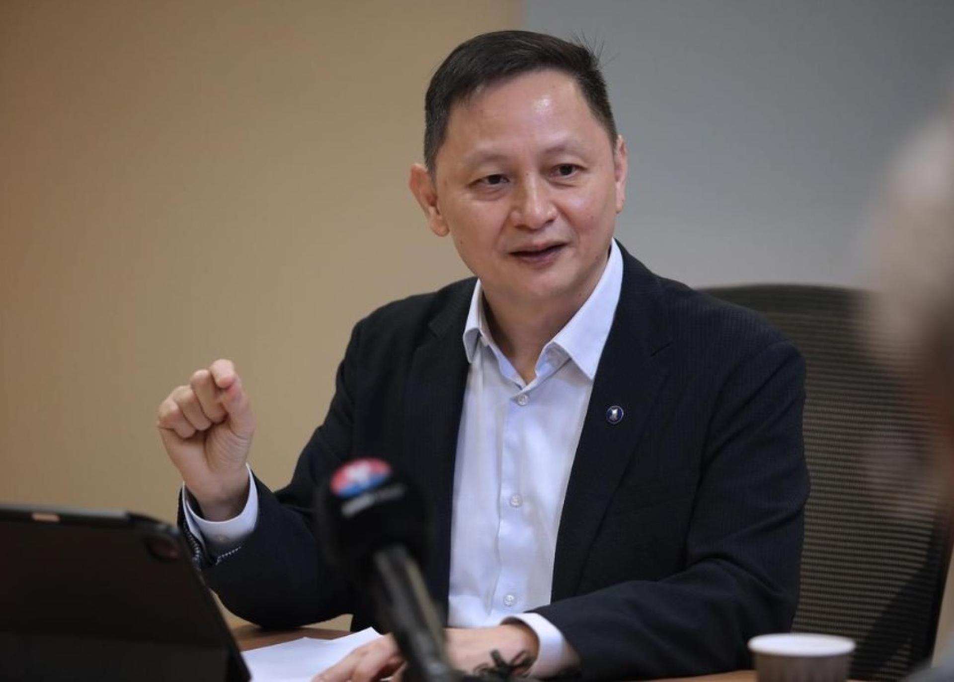 新加坡航空公司集团总裁吴俊鹏在2025财年的薪酬，包括价值229万元（759万令吉）的新航股票，分别为146万元（484万令吉）和312万元（1034万令吉）的薪金和花红，以及接近15万元（50万令吉）的福利。 （档案照片）