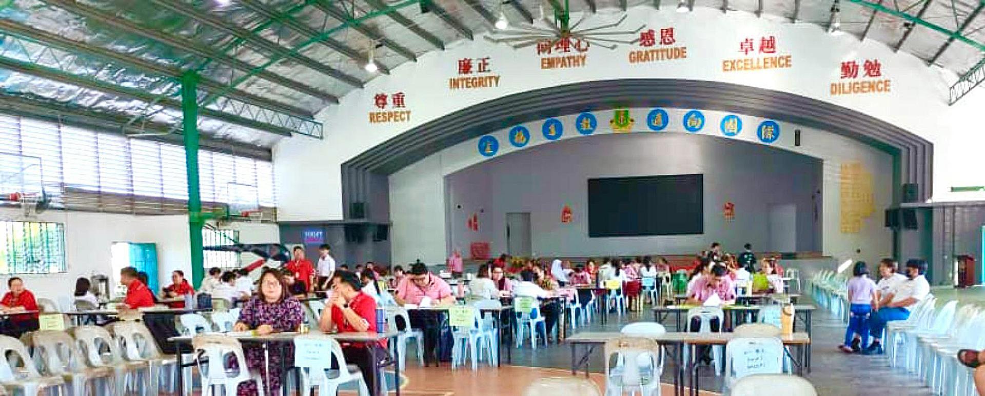 廉中全体教师精神饱满，整装以待，热诚迎接家长的莅临。