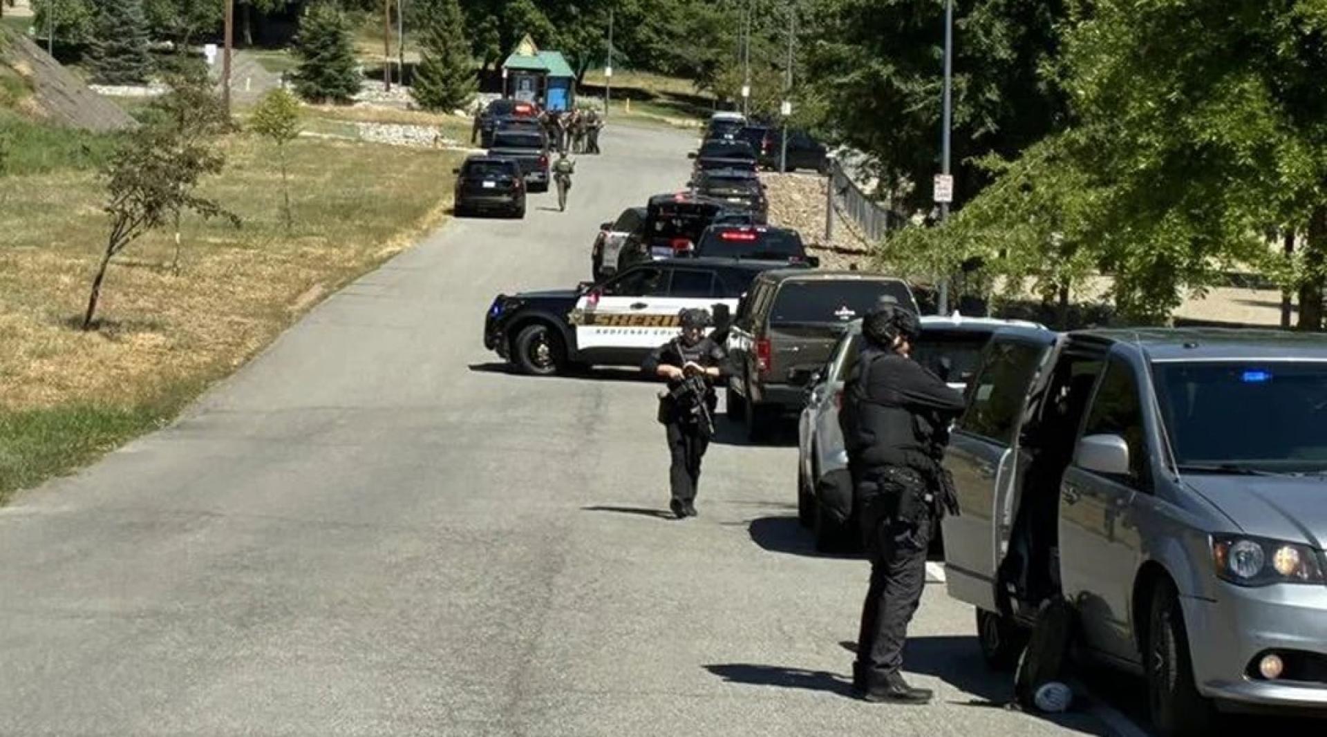 美国爱达荷州科达伦市29日一处山林火灾现场发生枪击，造成2人丧生、数人中弹受伤。