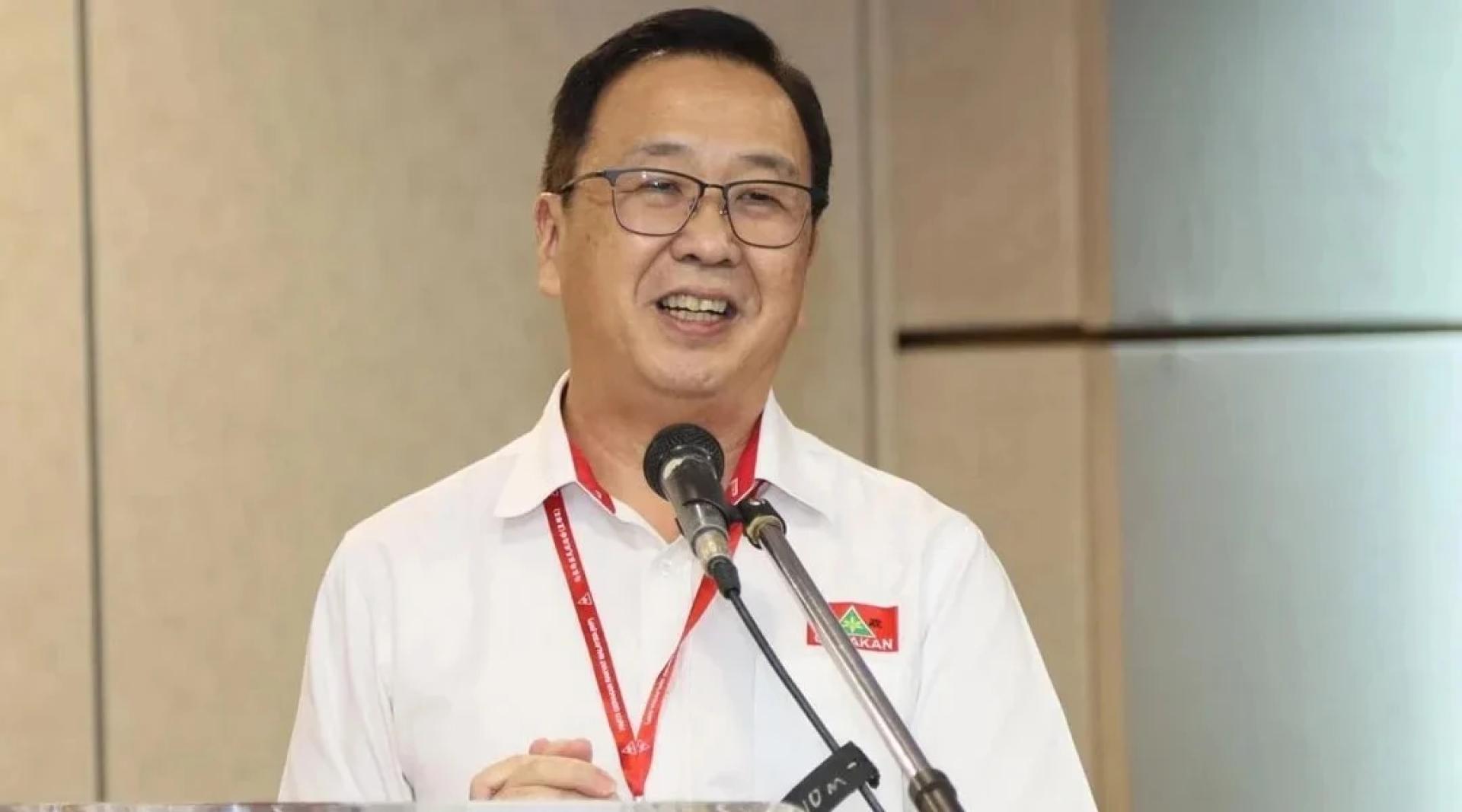 刘华才希望，团结政府能够在行政改革和政策制定上，真正贯彻、落实和推动“与民同在”，不要让国庆日主题只是一个挂在嘴边的空口号、光说不做！
