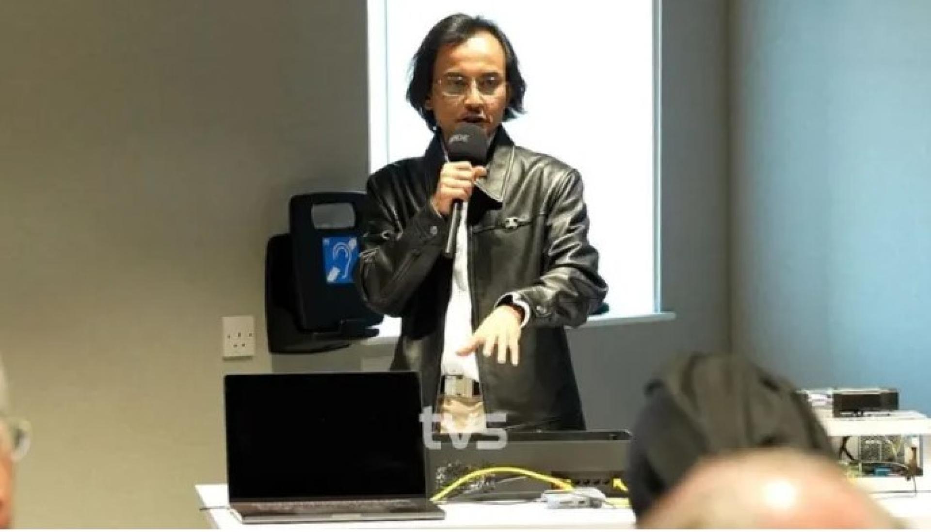 Shariman于2025年4月29日在英国卡迪夫为品牌为KETEQ AI的“边缘AI电源转换器”主持推介礼。
