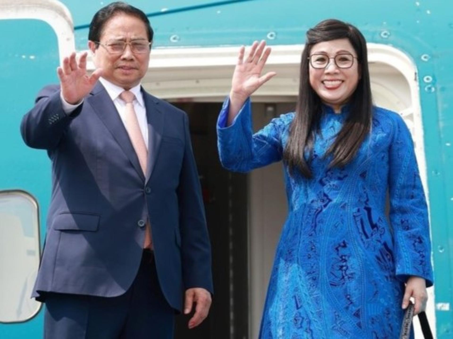 越南政府总理范明政与夫人黎氏碧珍率高级代表团离京启程，赴巴西出席金砖国家领导人扩大会议并开展系列双边活动。