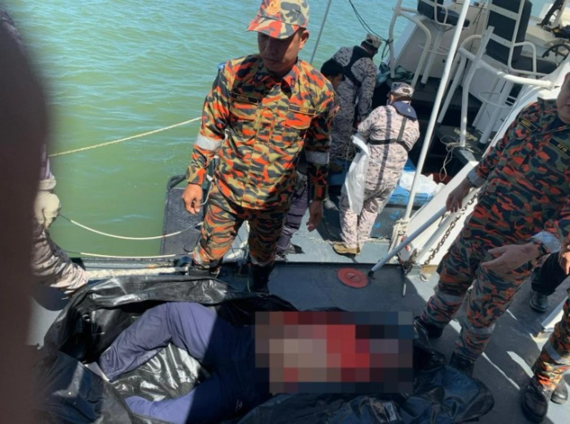 死者遗体被送抵海事码头。