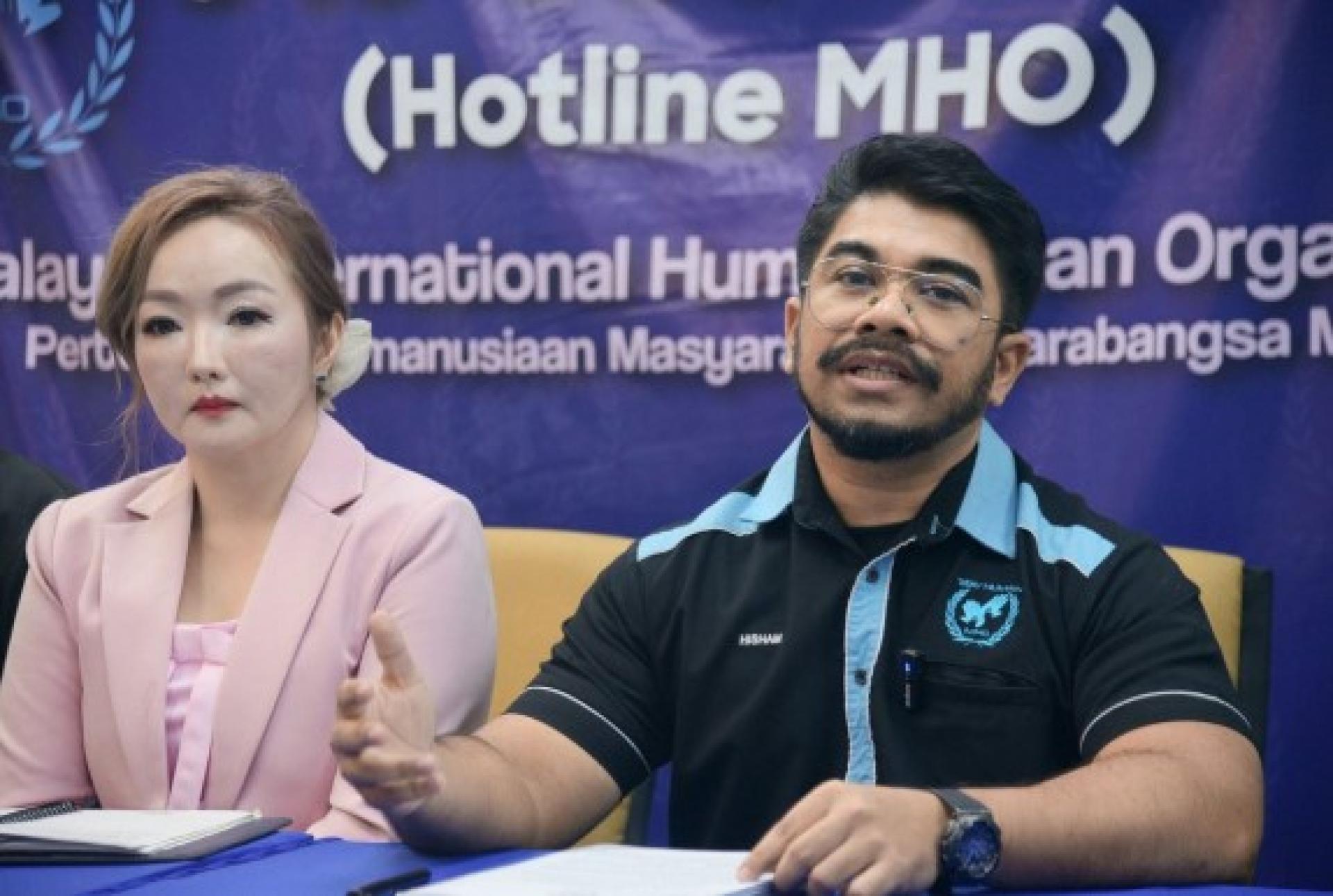 女董事（左起）担心公寓工程涉及舞弊的案件不了了之，向希山慕丁求助，希望当局重启调查。