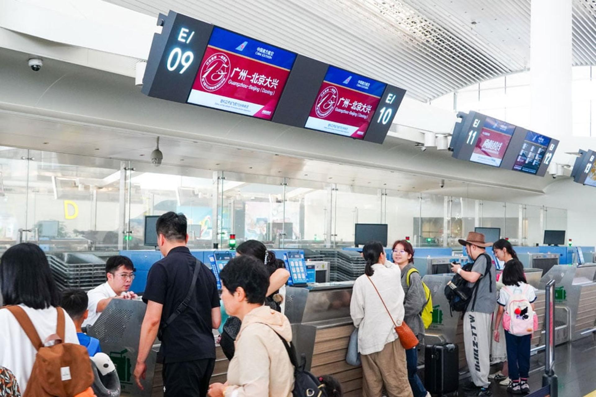 中国南方航空称，旅客只要在起飞前15分钟抵达登机门即可登机。
