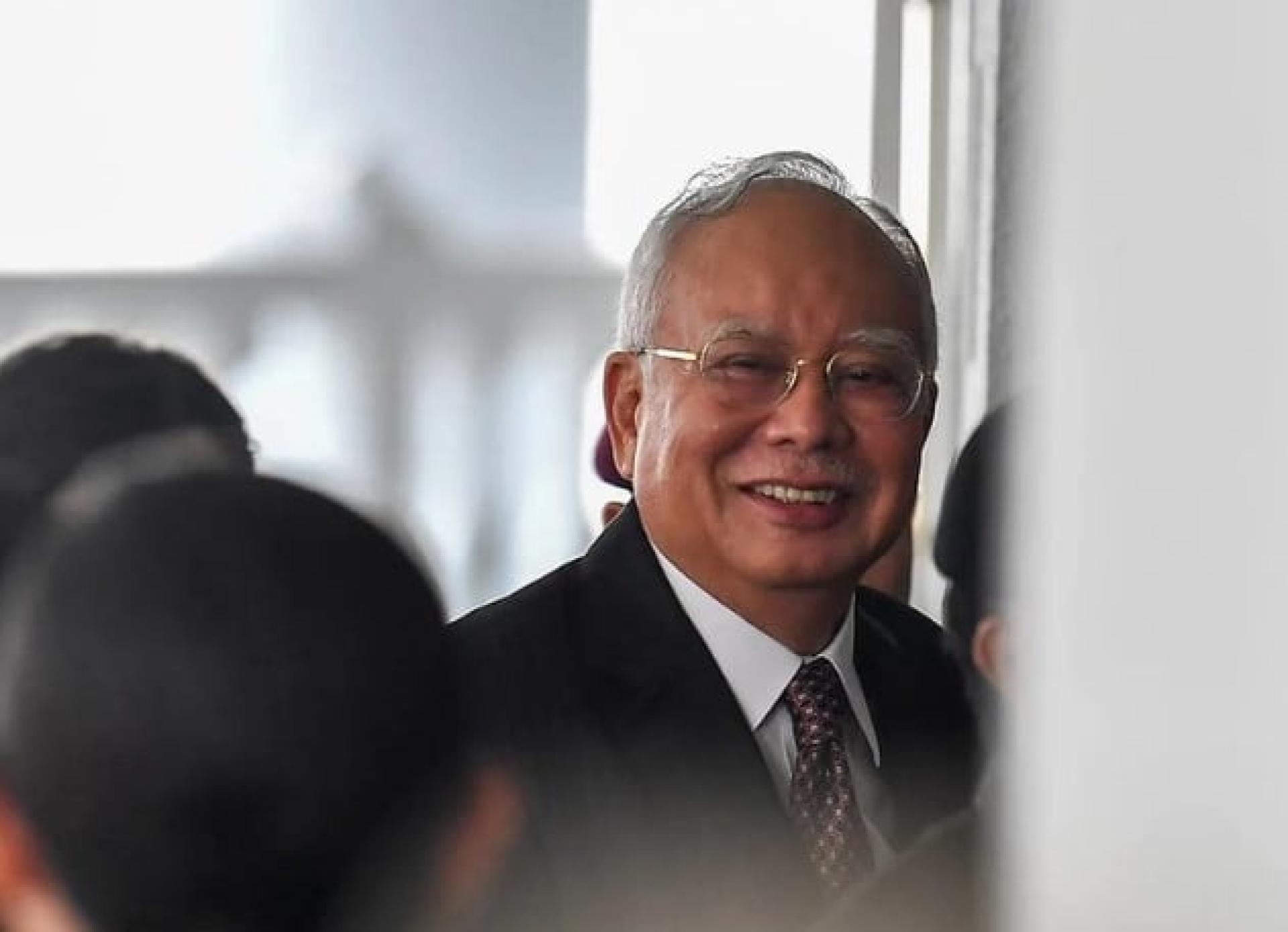 巫统总秘书拿督阿斯拉夫恳请国家元首行使权力，执行前首相拿督斯里纳吉居家服刑的特赦。