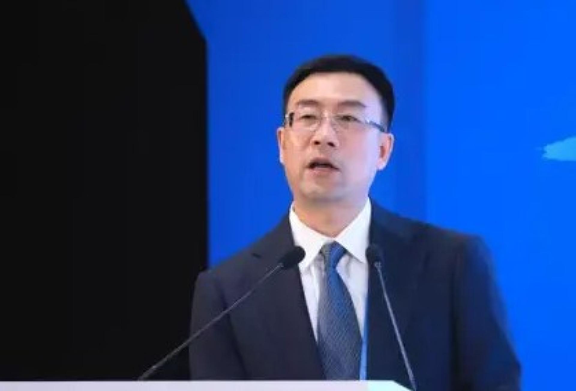 中国证监会原发行监管部副主任李筱强官宣被查后，官方通报李筱强被开除中共党籍，并指他违规持有非上市公司股份，而且他从证监会离职后仍不知止，是政商“旋转门”腐败的典型。