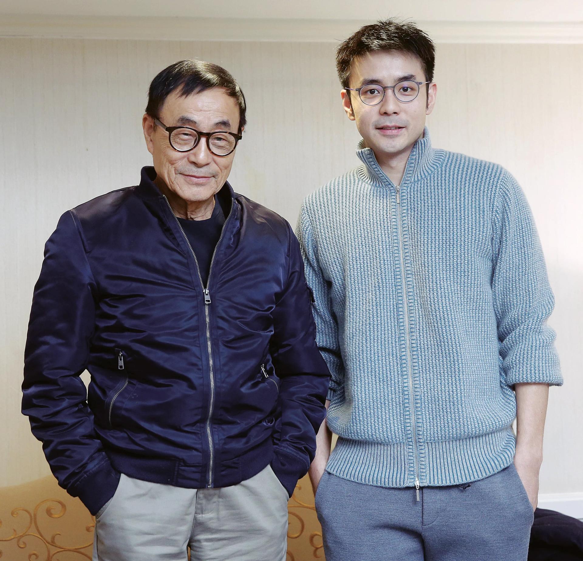 章立衡（右）表明想送父亲刘家昌最后一程。