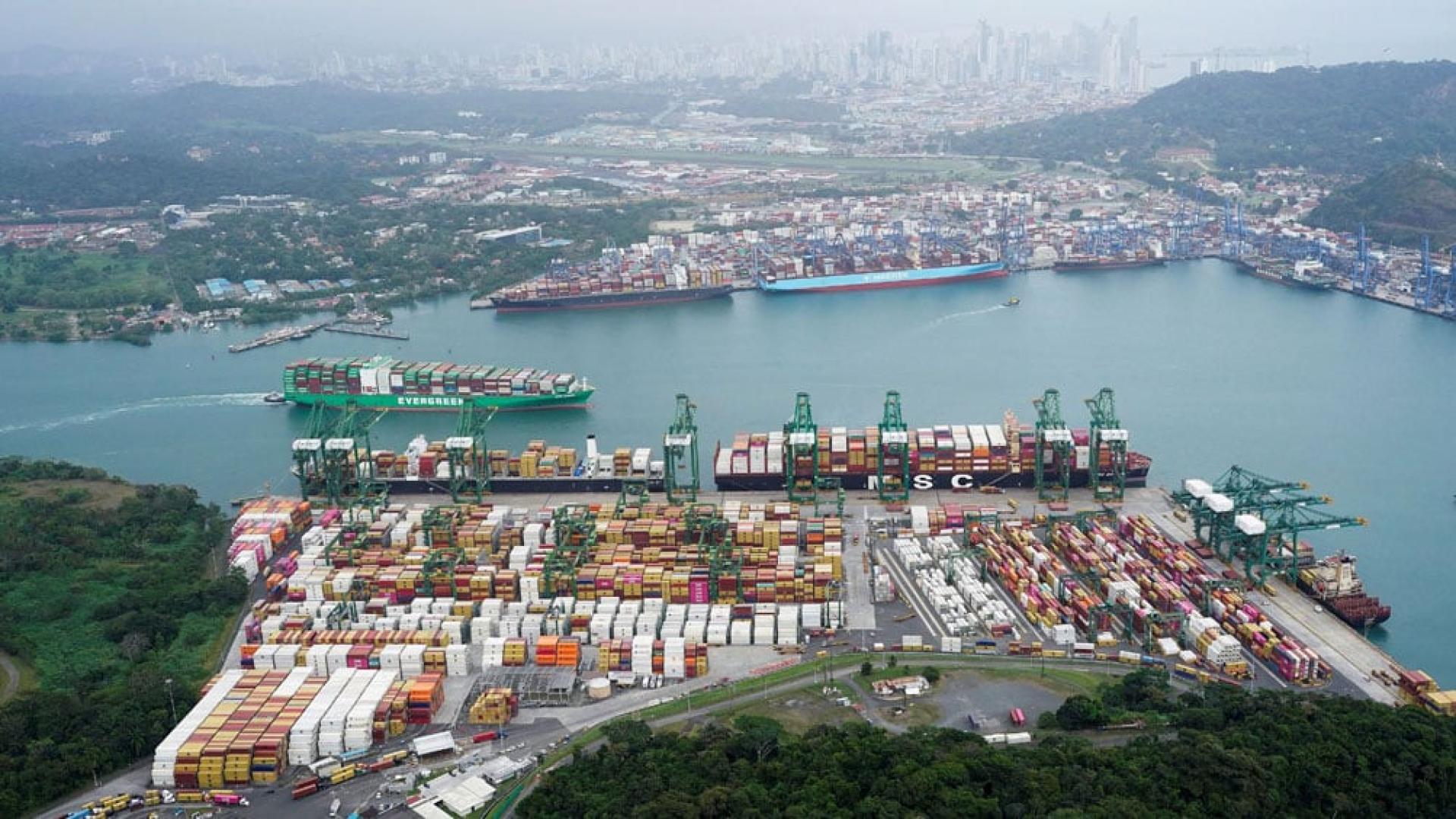 中国政府高度关注长和巴拿马港口交易。