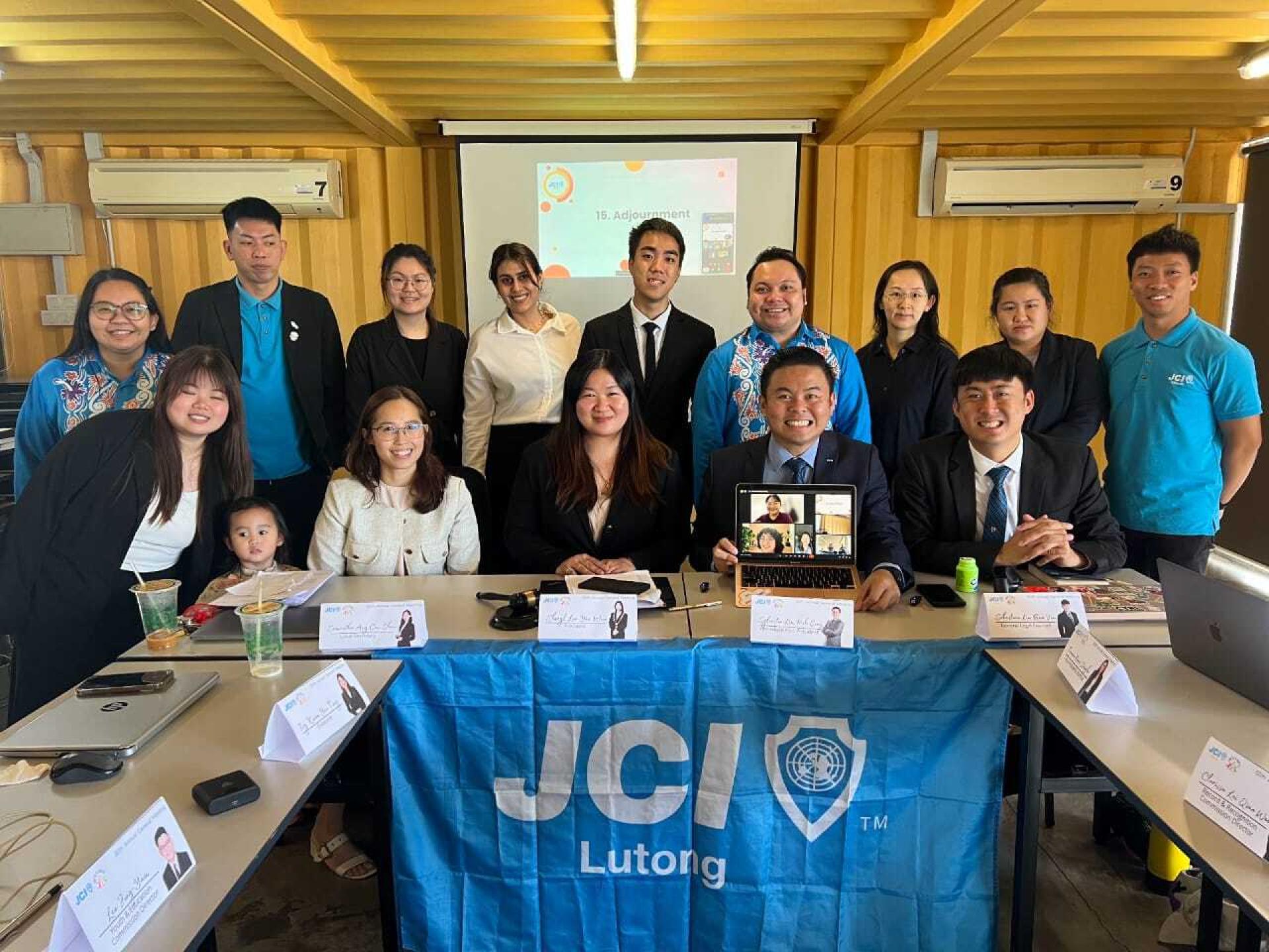 美里罗东国际青年商会年度大会出席者合影。