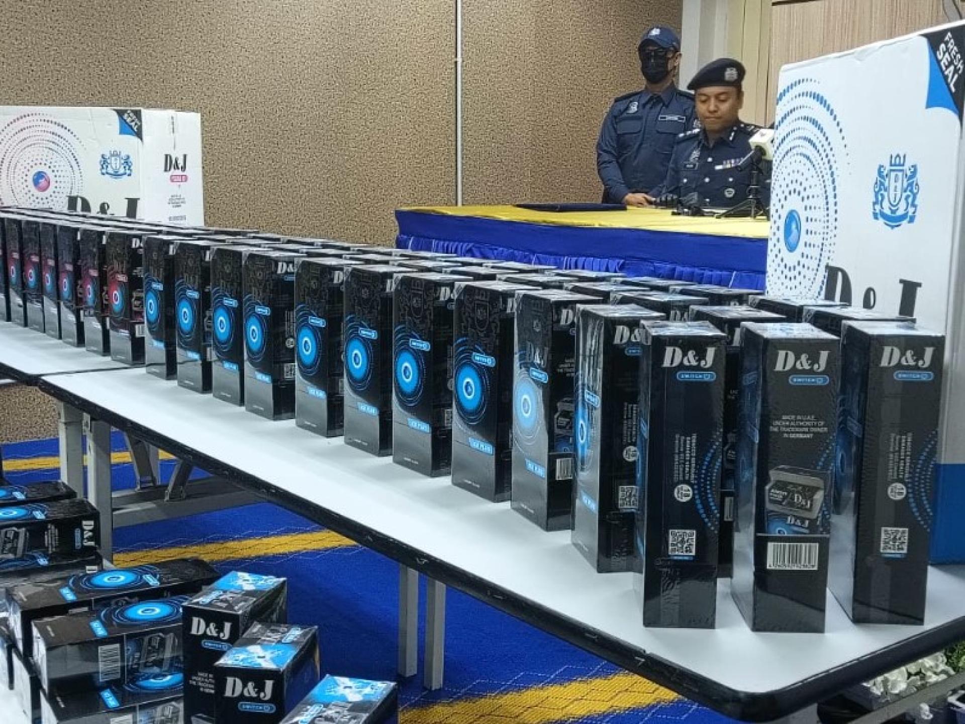 被扣押的“D&J”香烟，市值360万令吉，涉及未缴关税与税收达828万令吉。