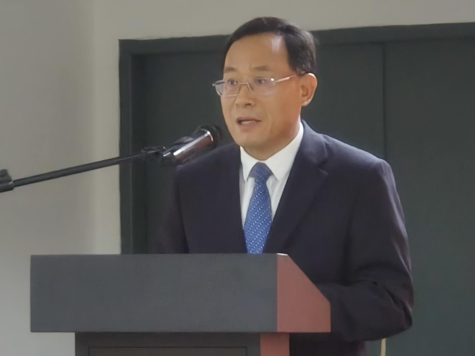 中国驻古晋总领事邢伟平指出，研究中心的成立，将进一步推动中马科研交流与合作，为砂拉越人民带来更多福祉。