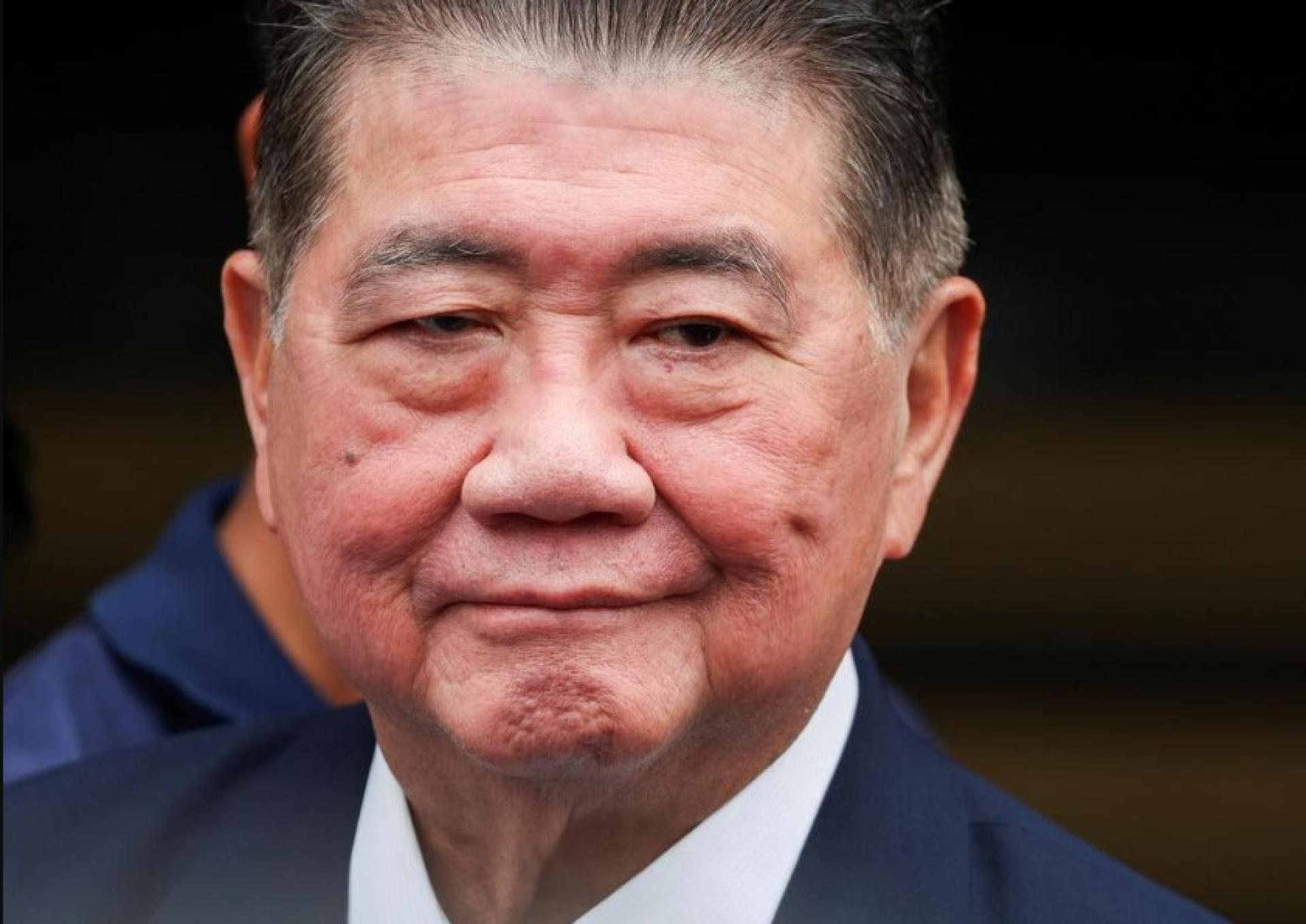 为泰党的代首相蓬探星期天（8月31日）和执政联盟为泰党、民主党和国家党领导人一同到人民党总部，就组建政府的提案展开讨论。 （档案照片）