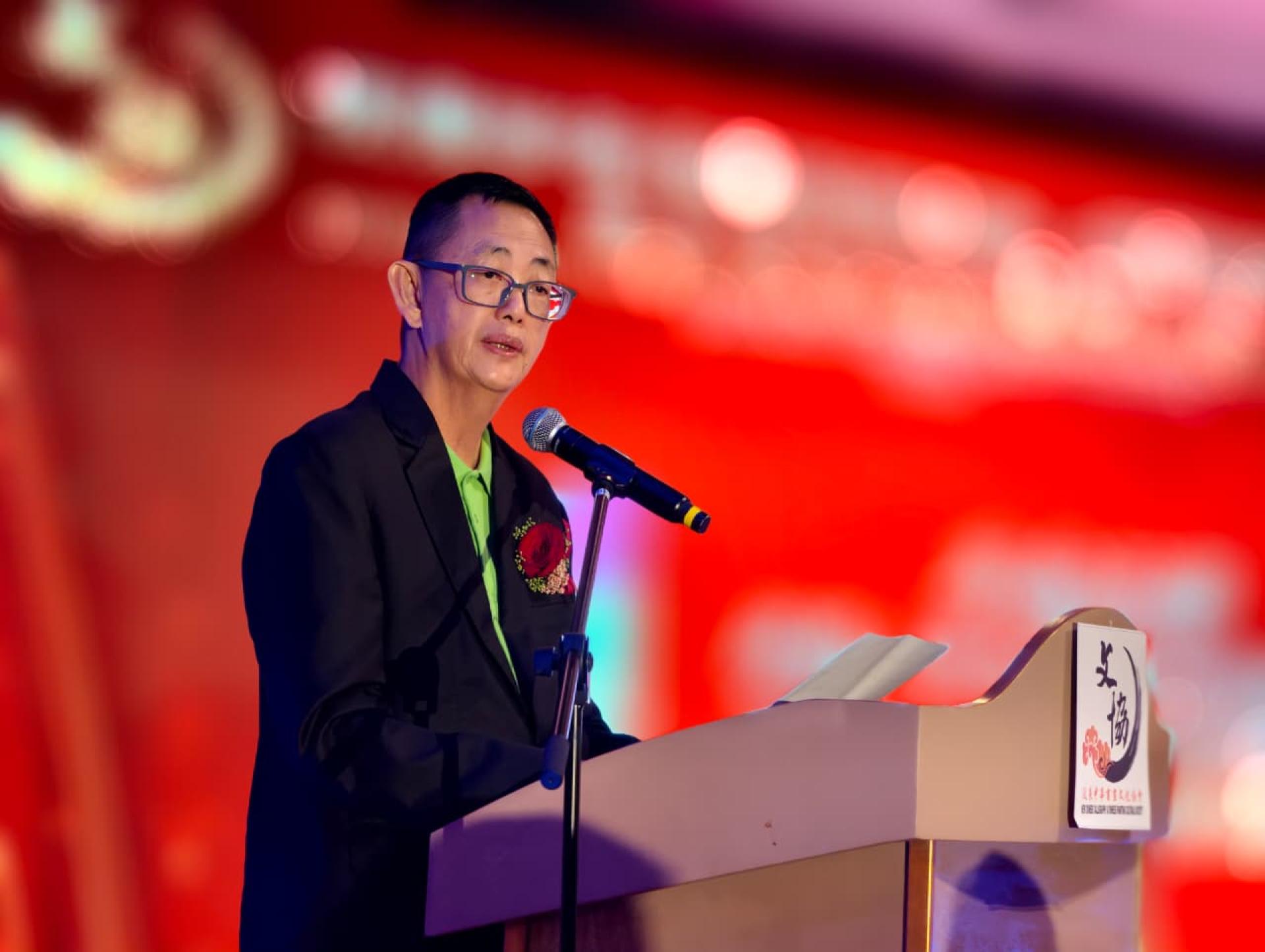杨镇声在会上致词
