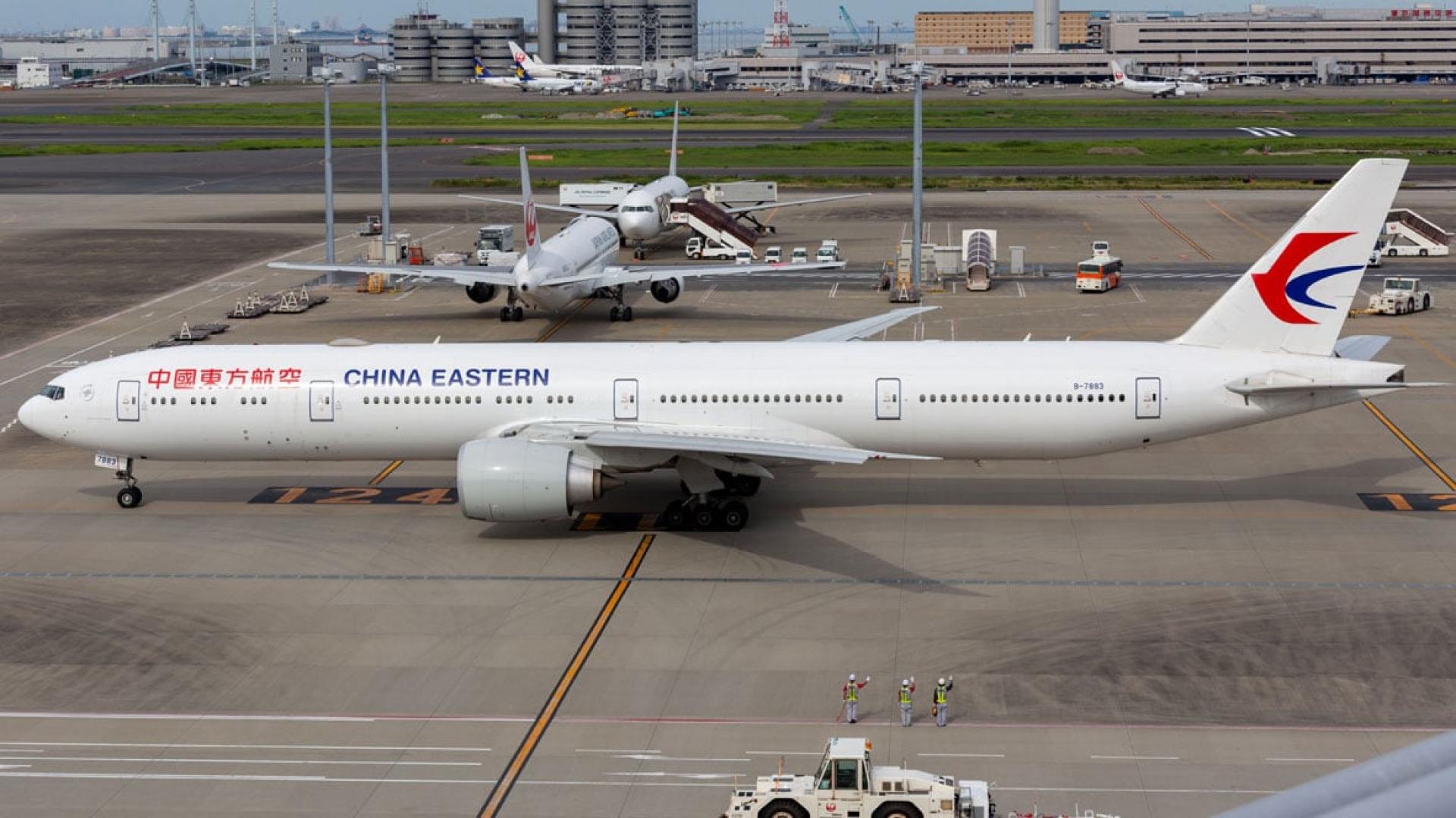 东方航空波音777客机。（档案照）