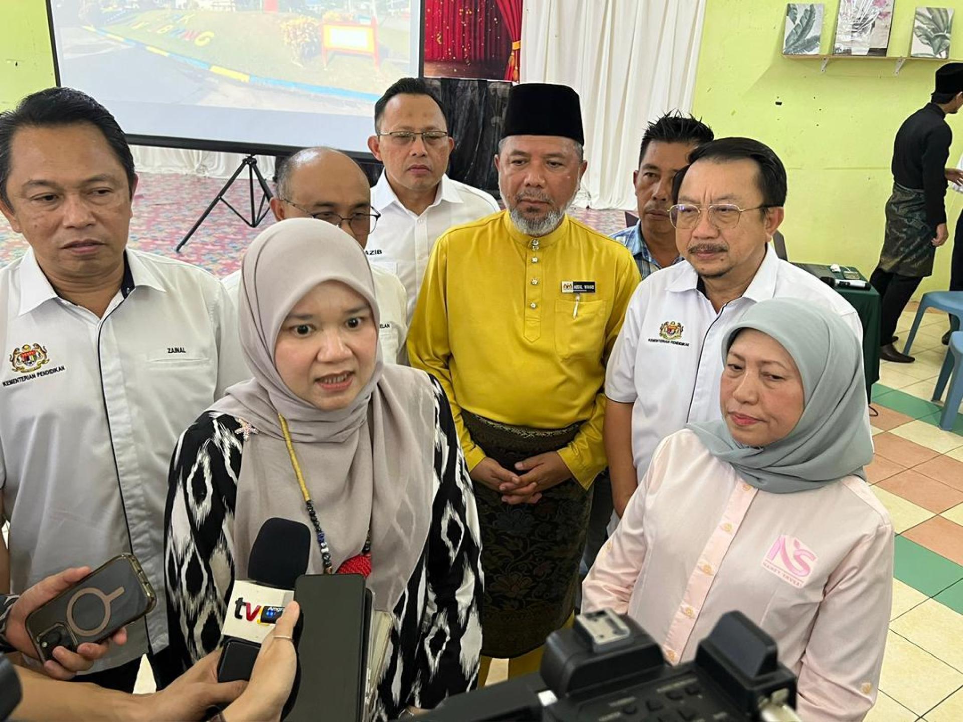 Fadhlina ketika ditemui selepas selesai lawatan kerja.