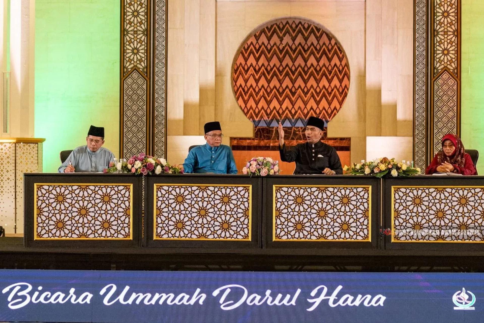 (From left) Shahudddin with panelists Kipli, Mohd Izhar and Robiah during the session. Photo: Ukas