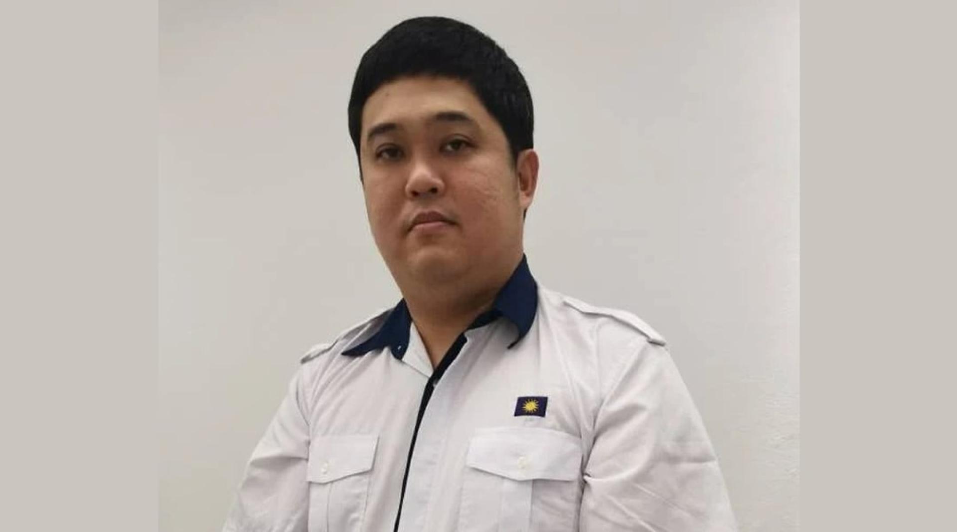 方犹顺。