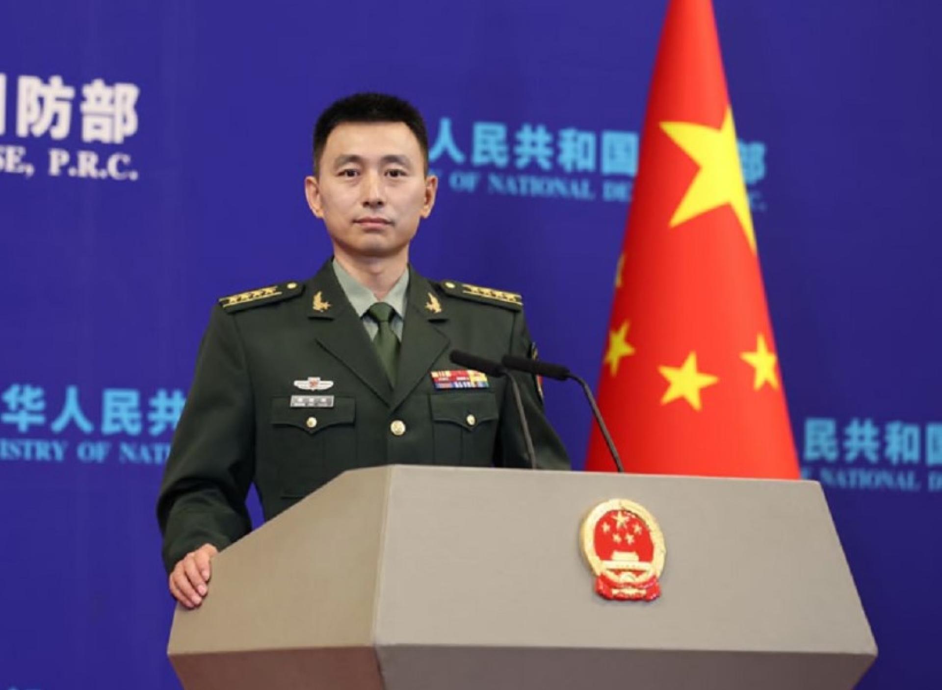 张晓刚说，菲方反覆对中方侵权滋扰，是不折不扣的麻烦制造者、和平破坏者。