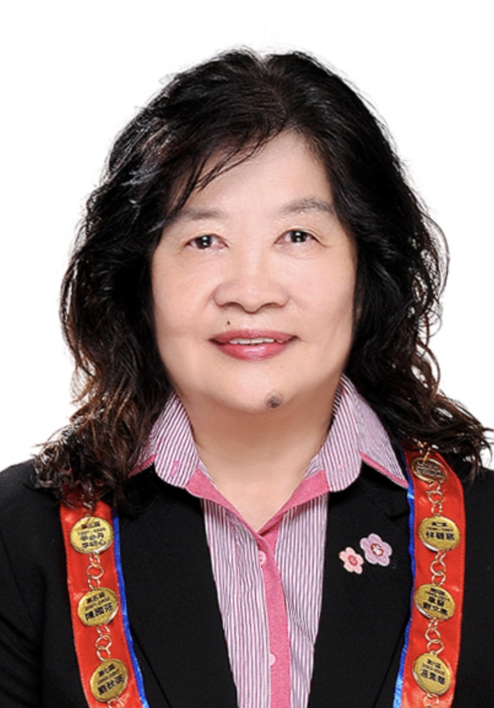 李瑞香于砂元首敦丕显斯里旺朱乃迪79岁华诞庆典中，荣获砂拉越之星有功奖章（ABS）。