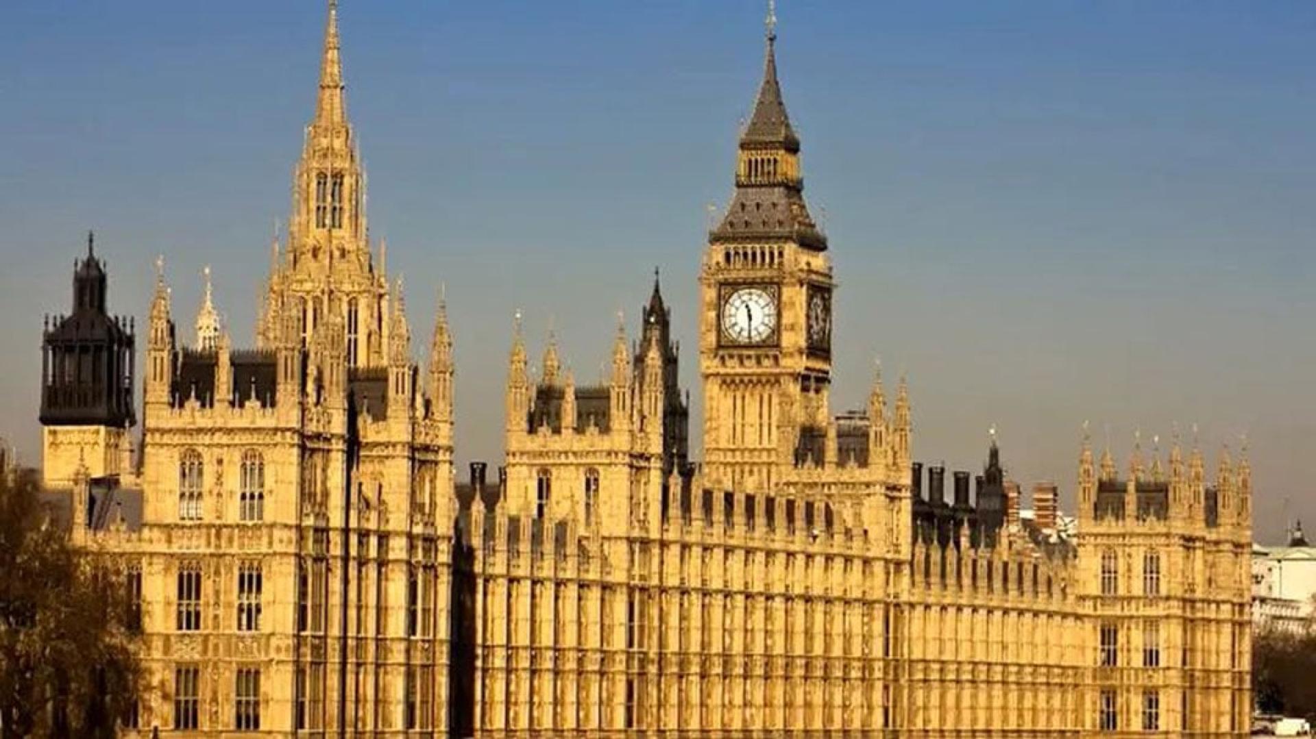 英国国会14日通过《引渡法》修正案，以“逐案审批”方式有限度恢复与香港的引渡安排。
