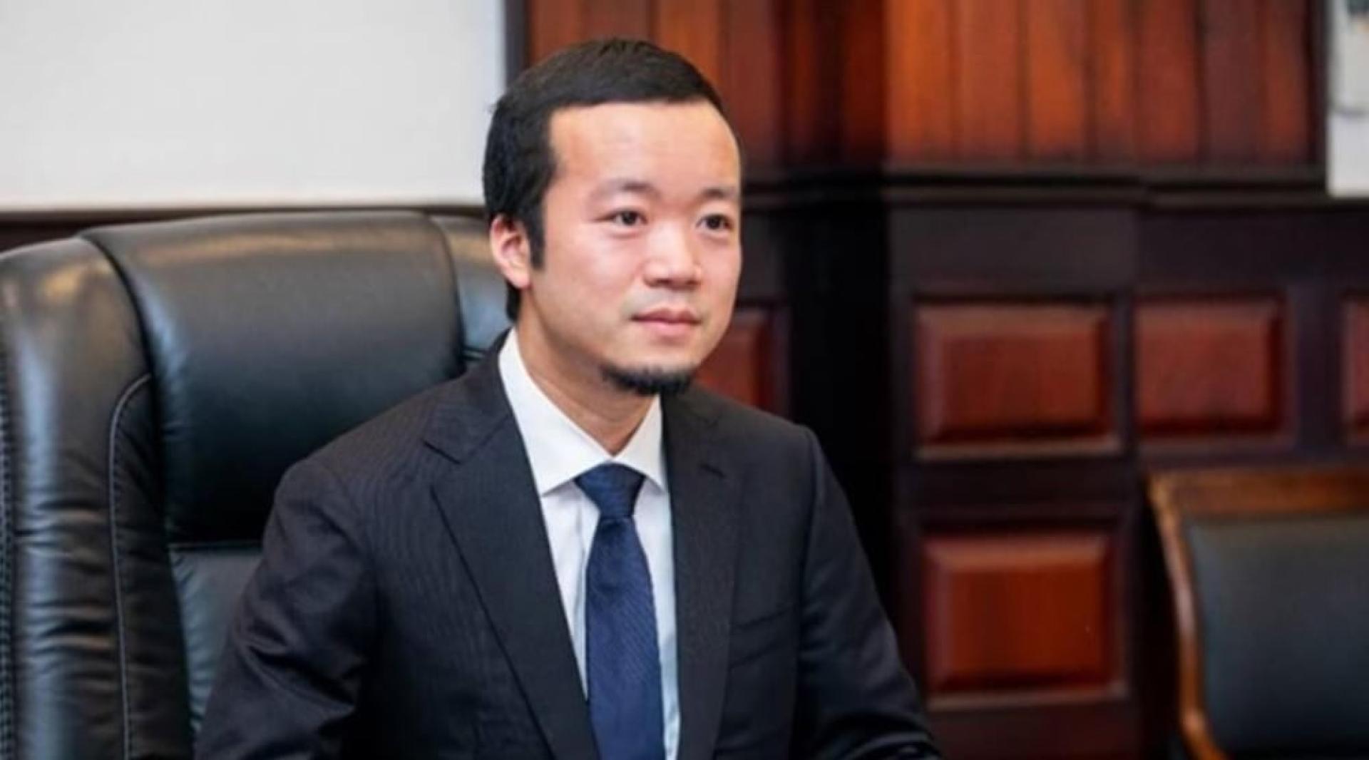 英美联手打击跨国网路诈骗与洗钱，美国司法部14日起诉以柬埔寨为基地的太子集团控股创办人陈志，而他也被查出曾在台湾居住，并出入台湾至少10次。