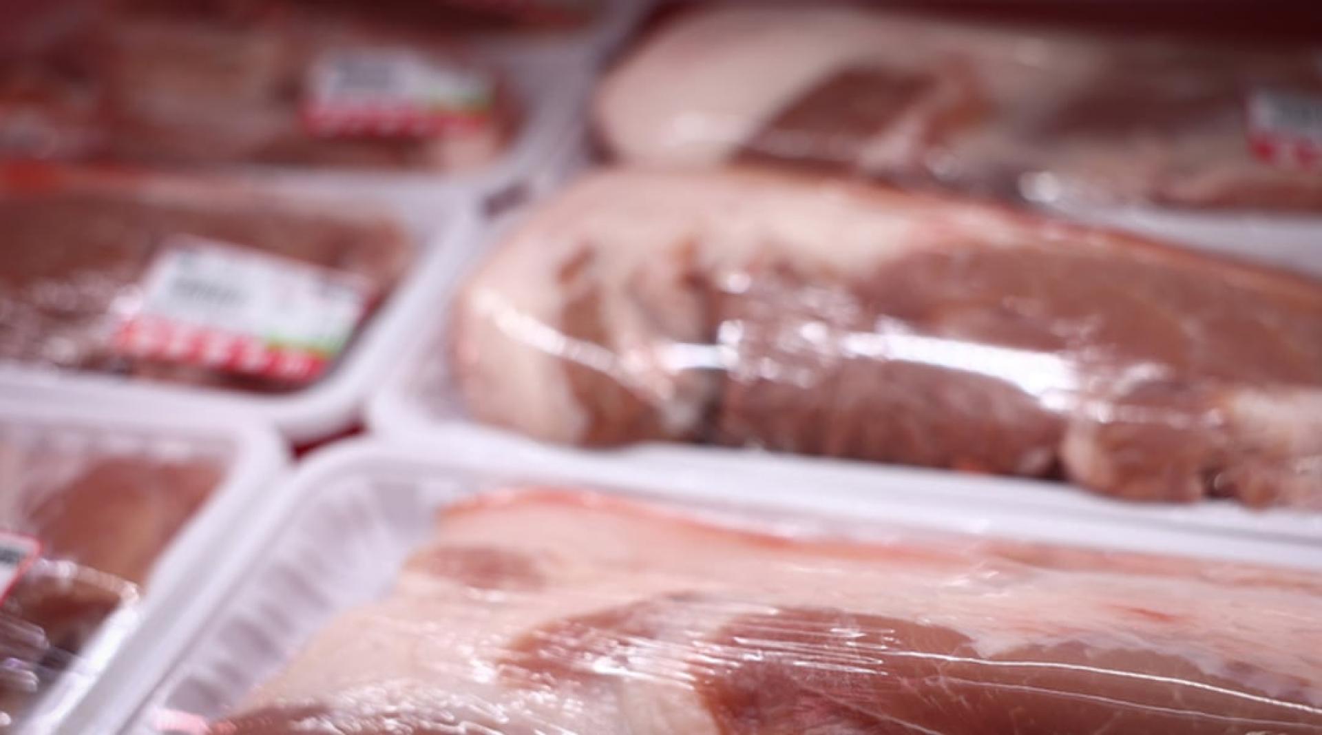 市民在选购猪肉时应注意有否认明产销履历等，以确保食肉安全卫生。