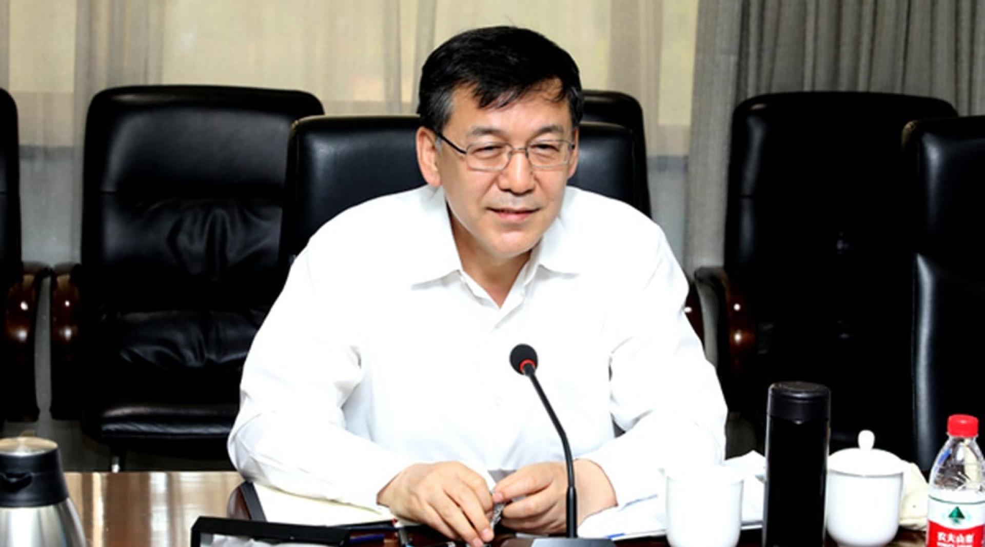 中共中央：全面实施人工智能+