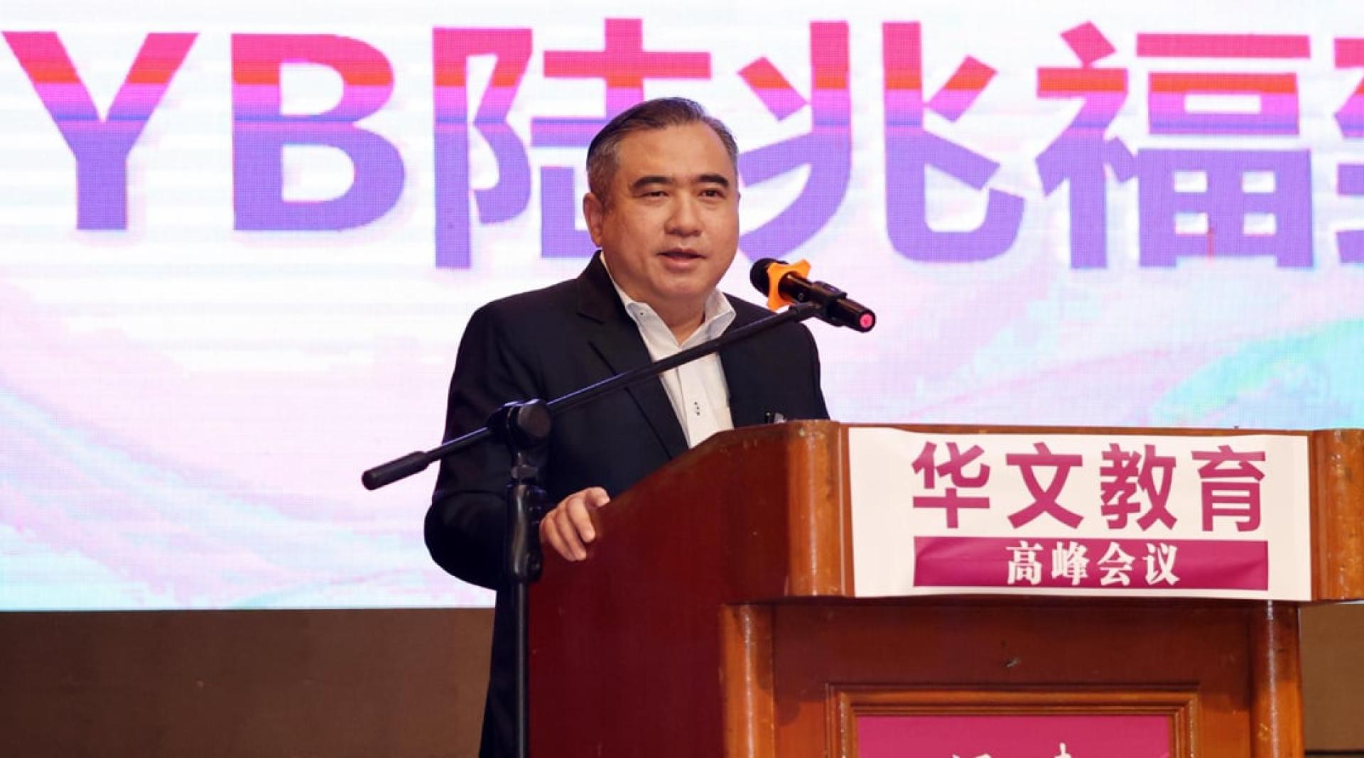 陆兆福强调，穆斯林禁碰酒类固然毋庸置疑，但华社宴会敬酒亦是文化礼仪，双方需相互尊重而非对抗。