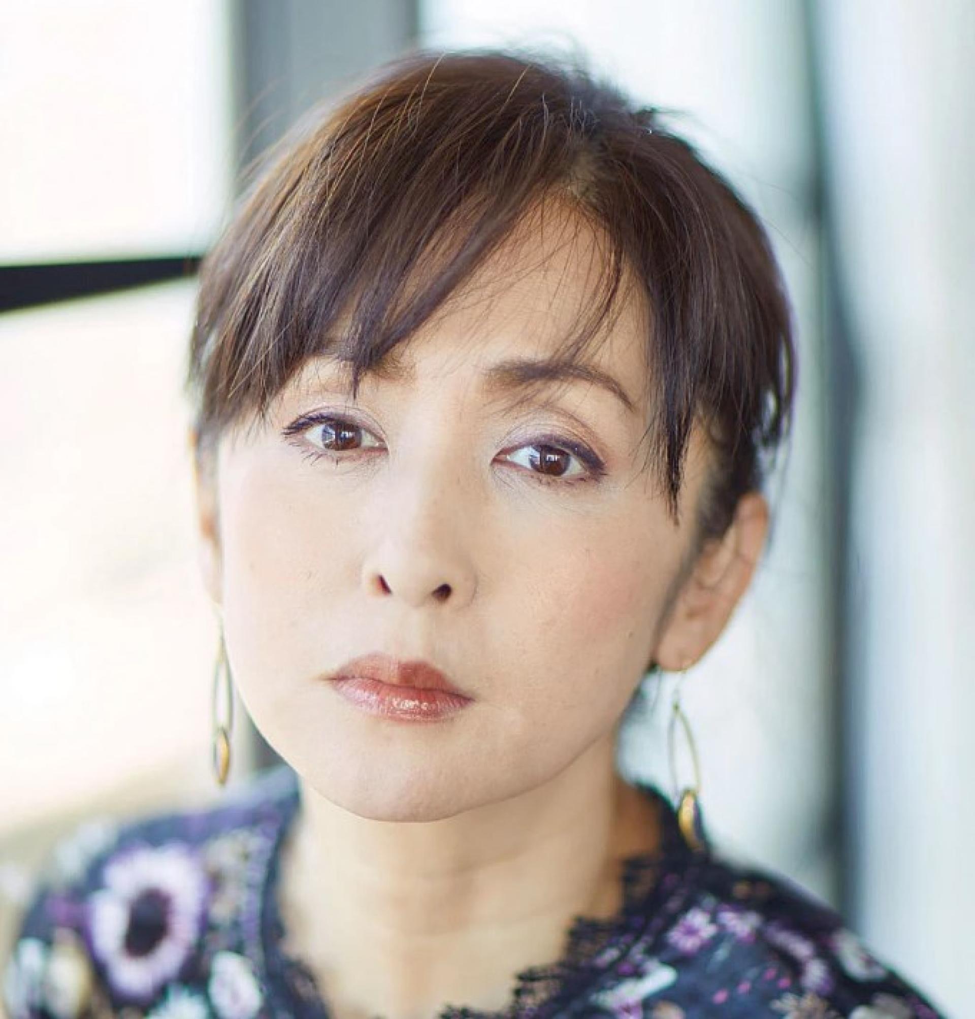 齐藤由贵影歌双栖，在演艺圈活跃近40年。