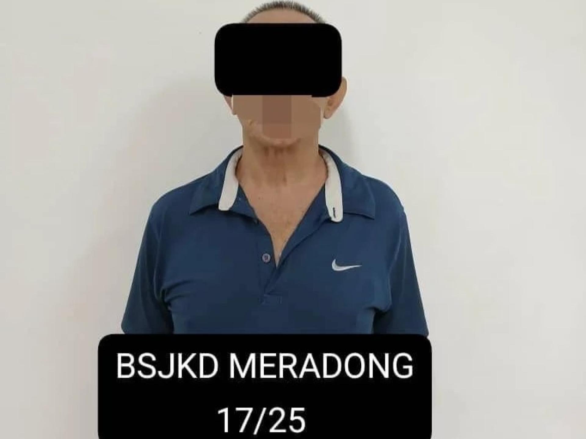 TAHAN… Suspek ditahan untuk tindakan lanjut. Foto: IPD Meradong.