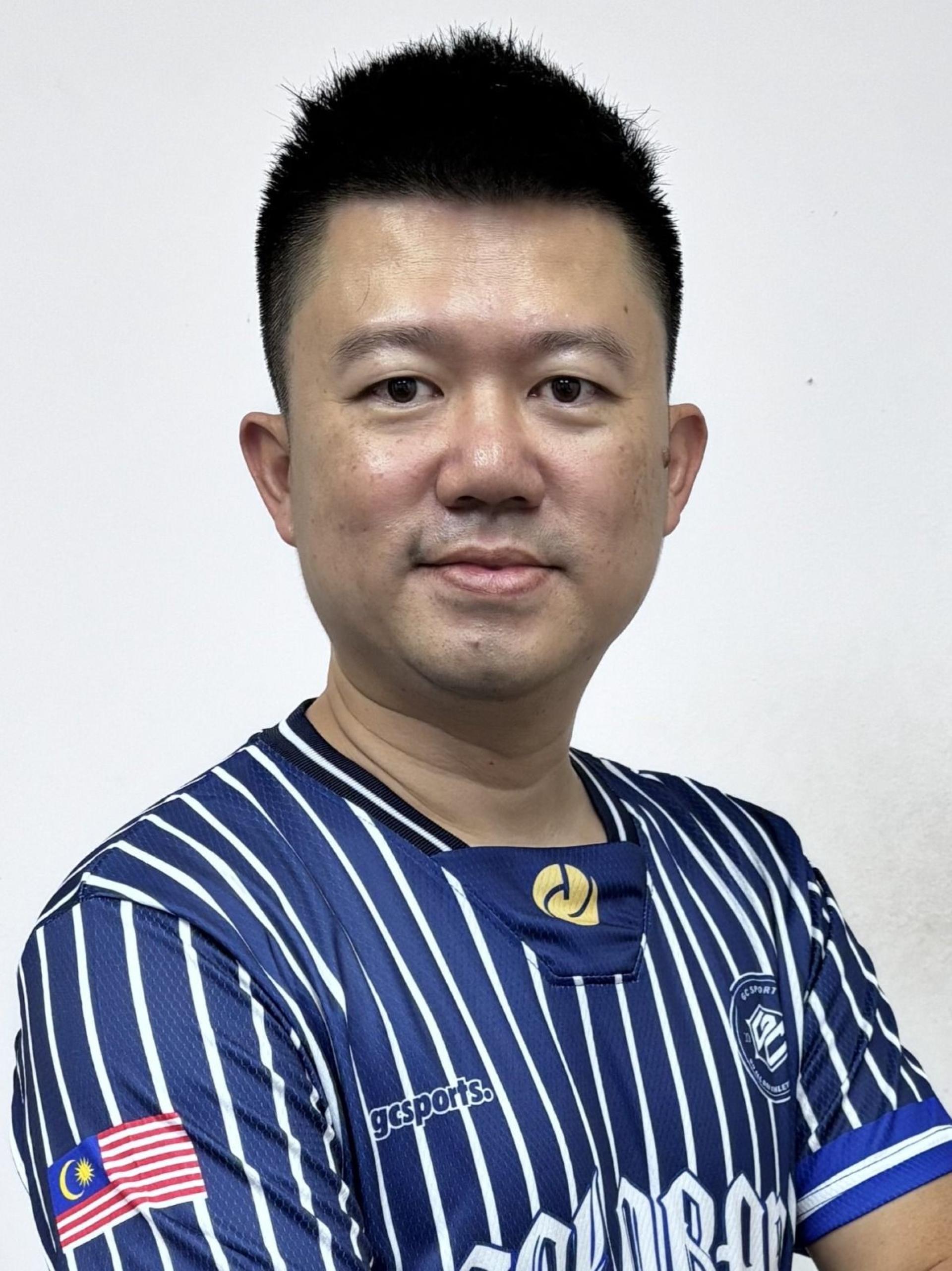 黄立仁。