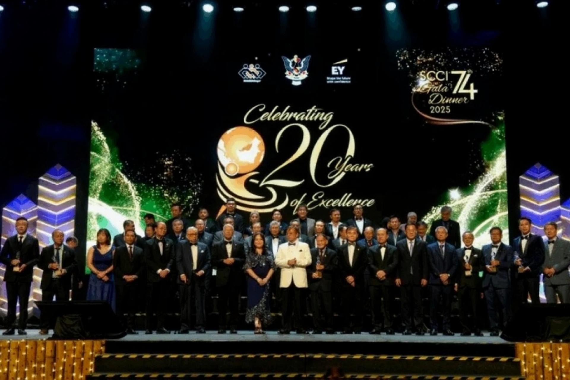Premier Sarawak, Datuk Patinggi Tan Sri Abang Johari Tun Openg, di Malam Gala Ulang Tahun ke-74 Dewan Perniagaan dan Perindustrian Sarawak (SCCI) 2025 di Pusat Konvensyen Borneo Kuching (BCCK) di sini, malam ini.