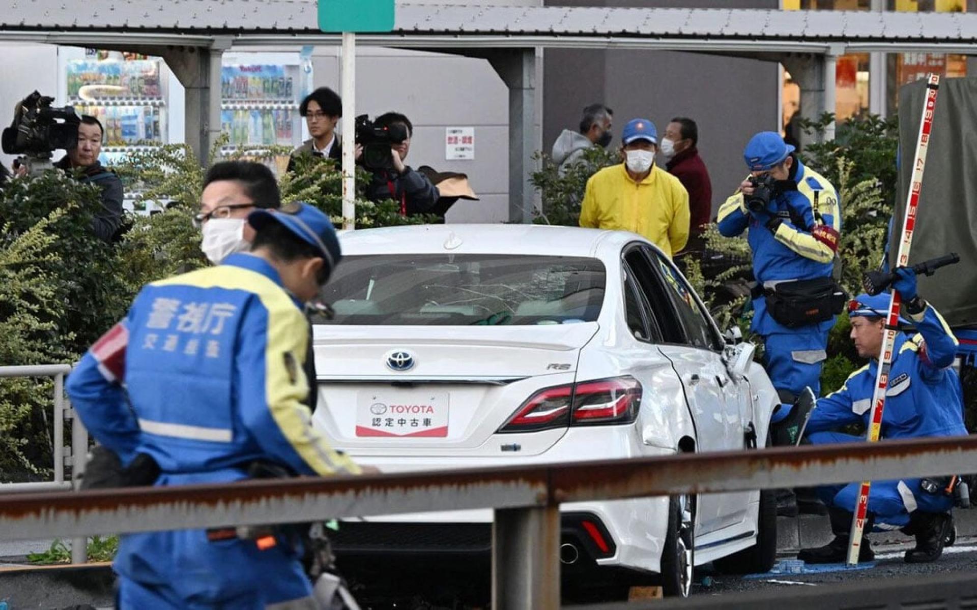 在东京发生的车辆冲撞行人事故中，司机被指先偷车，再撞路人。