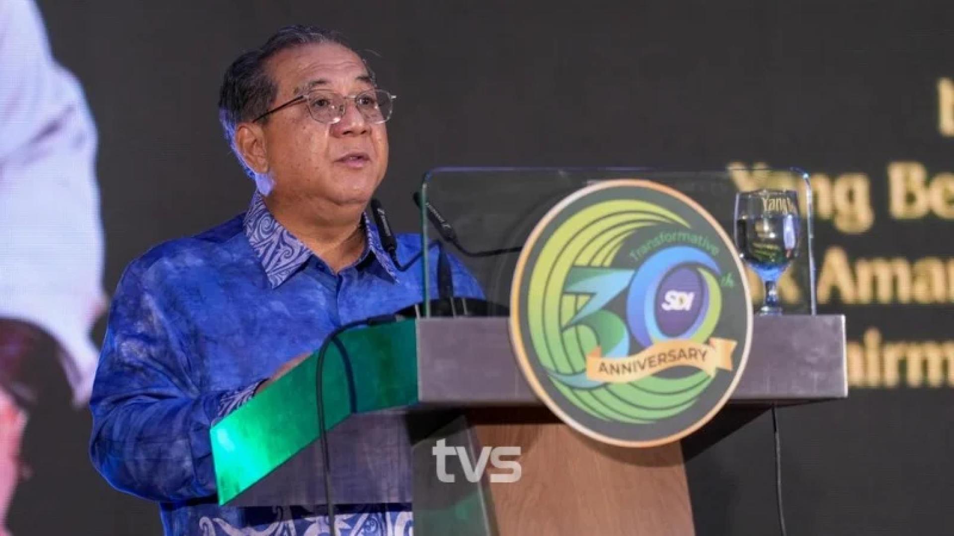 Pengerusi SDI, Datuk Amar Jaul Samion ketika berucap di Majlis Makan Malam Ulang Tahun ke-30 Institut Pembangunan Sarawak (SDI).
