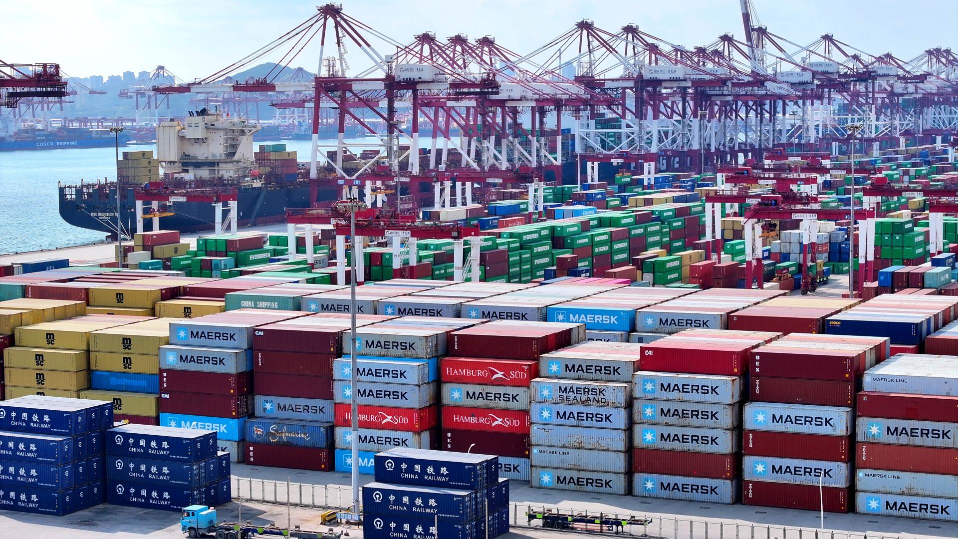 经合组织预计今明两年全球经济增速分别为3.2%和2.9%。