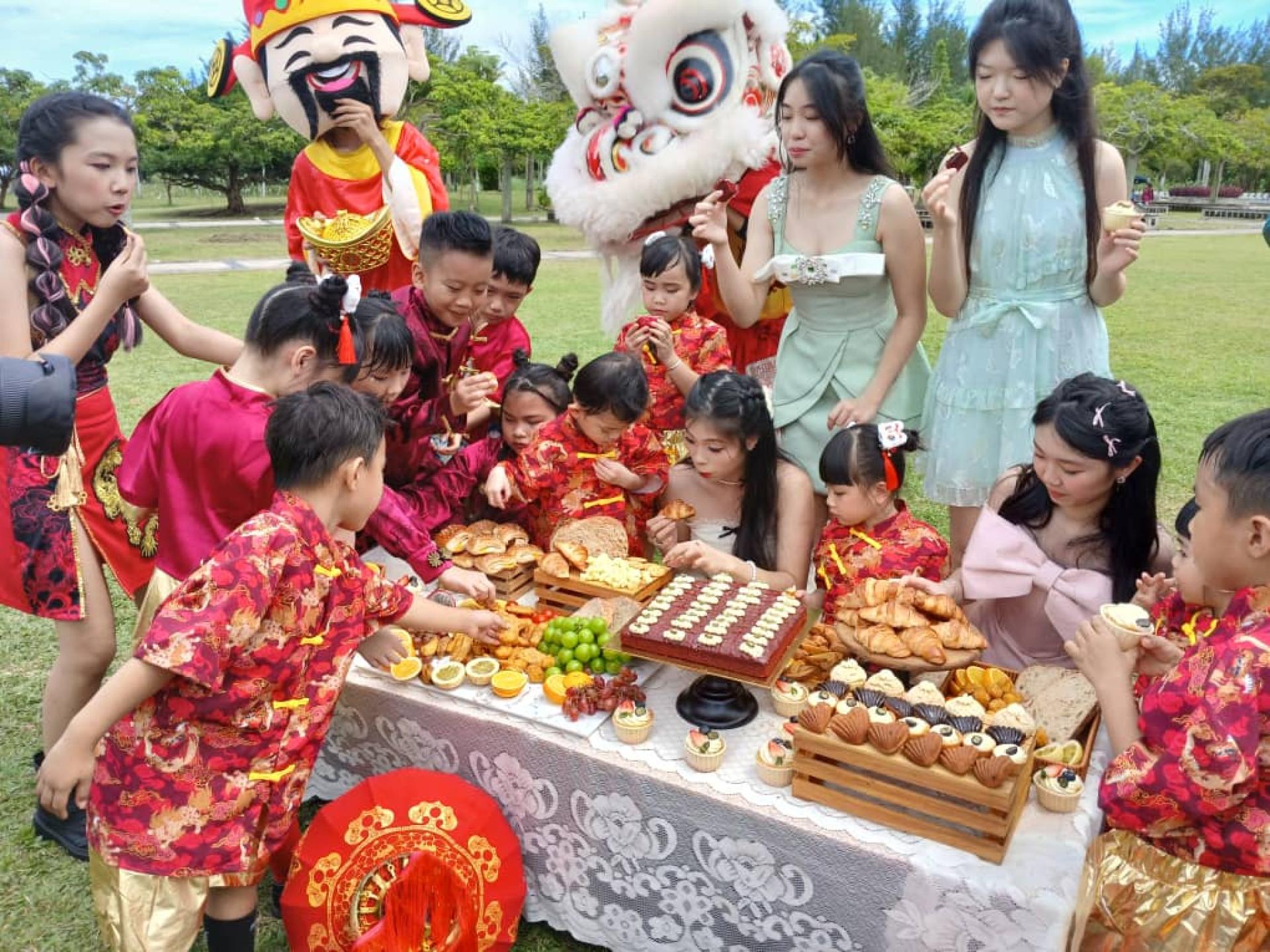 美里音乐社小豆芽《2025蛇來运转Wulala》新年组曲完整版贺岁MV即将上线！