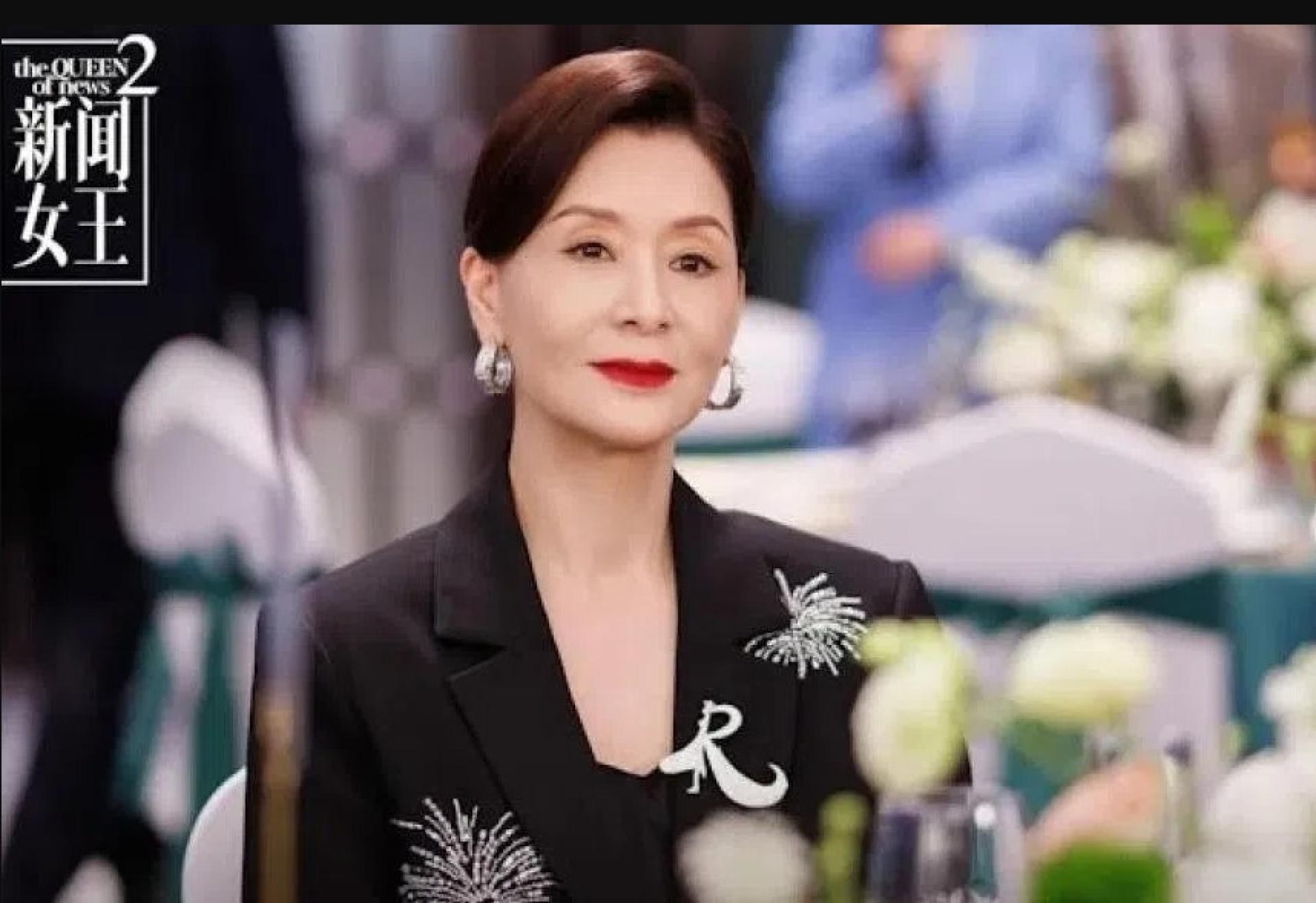 夏文汐最近拍香港无线台庆剧《新闻女王2》，接受资深媒体人汪曼玲访问。