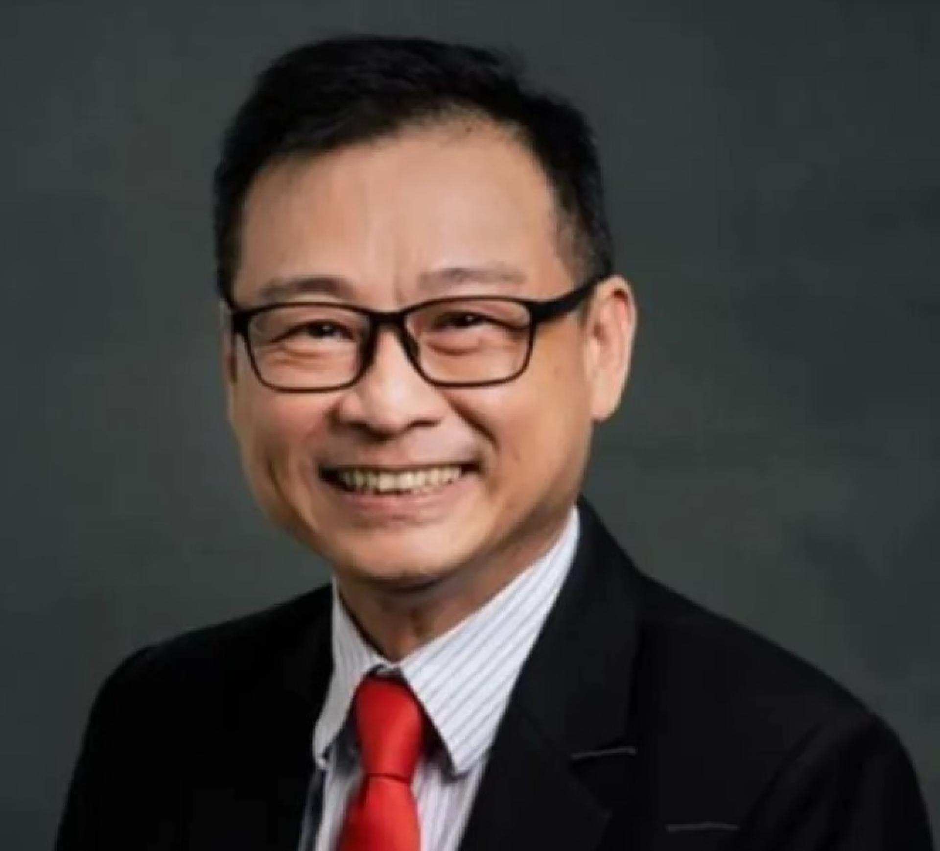 拿督沈坚石。