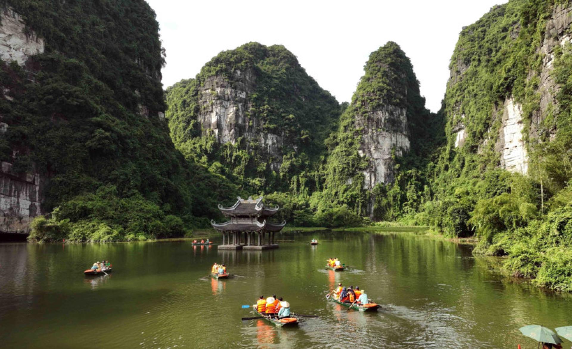 宁平省长安旅游区是游客的热门目的地。