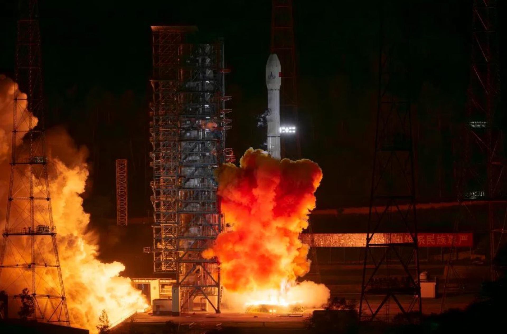 中国星期六（1月17日）有两枚火箭发射失利，分别是长征三号乙运载火箭发射实践三十二号卫星，以及谷神星二号民营商业运载火箭。图为去年5月29日长征三号乙运载火箭成功将行星探测工程天问二号探测器发射升空。