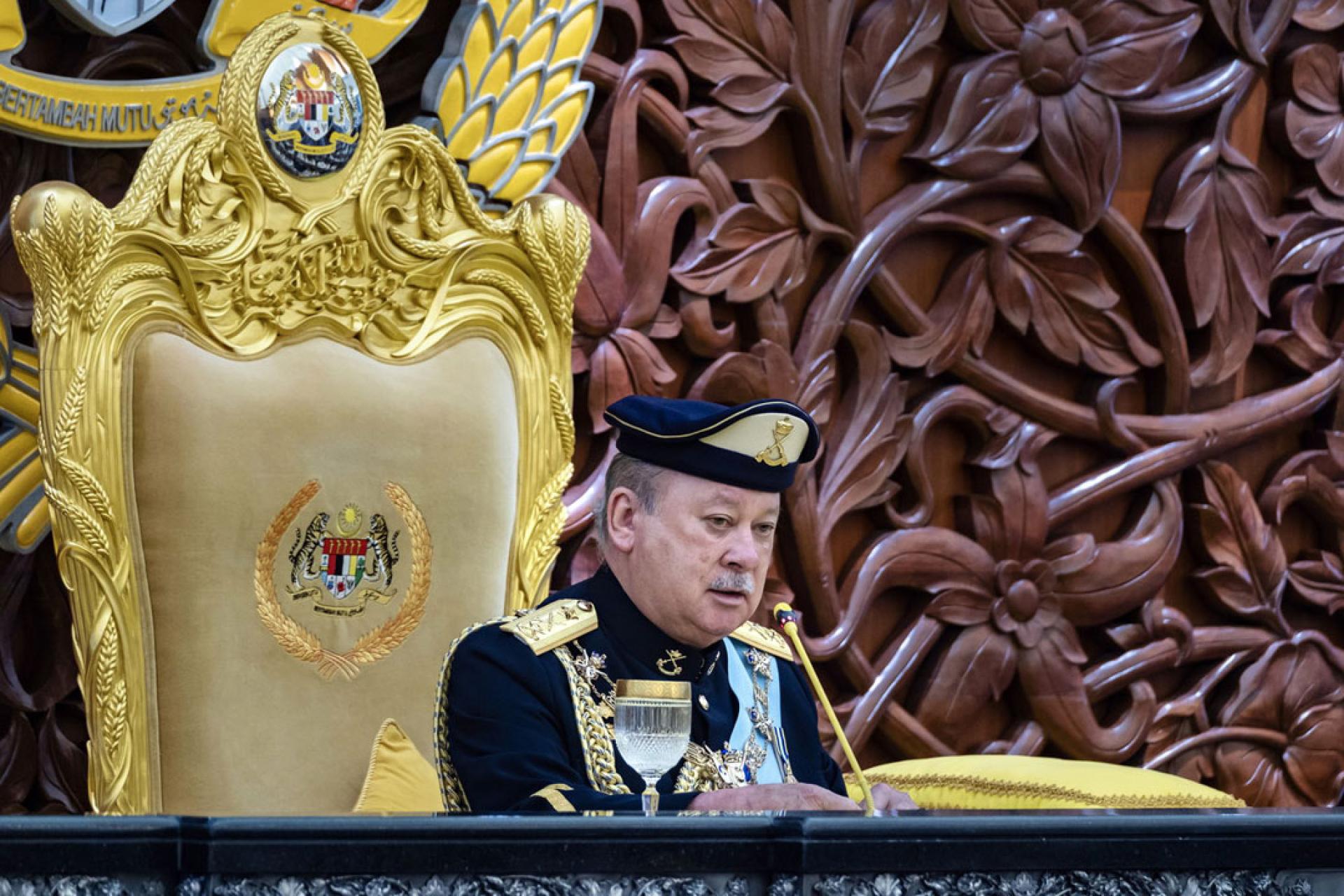 国家元首苏丹依布拉欣谕令，必须大规模打击贪污罪行，任何人都不得逃脱法律制裁。