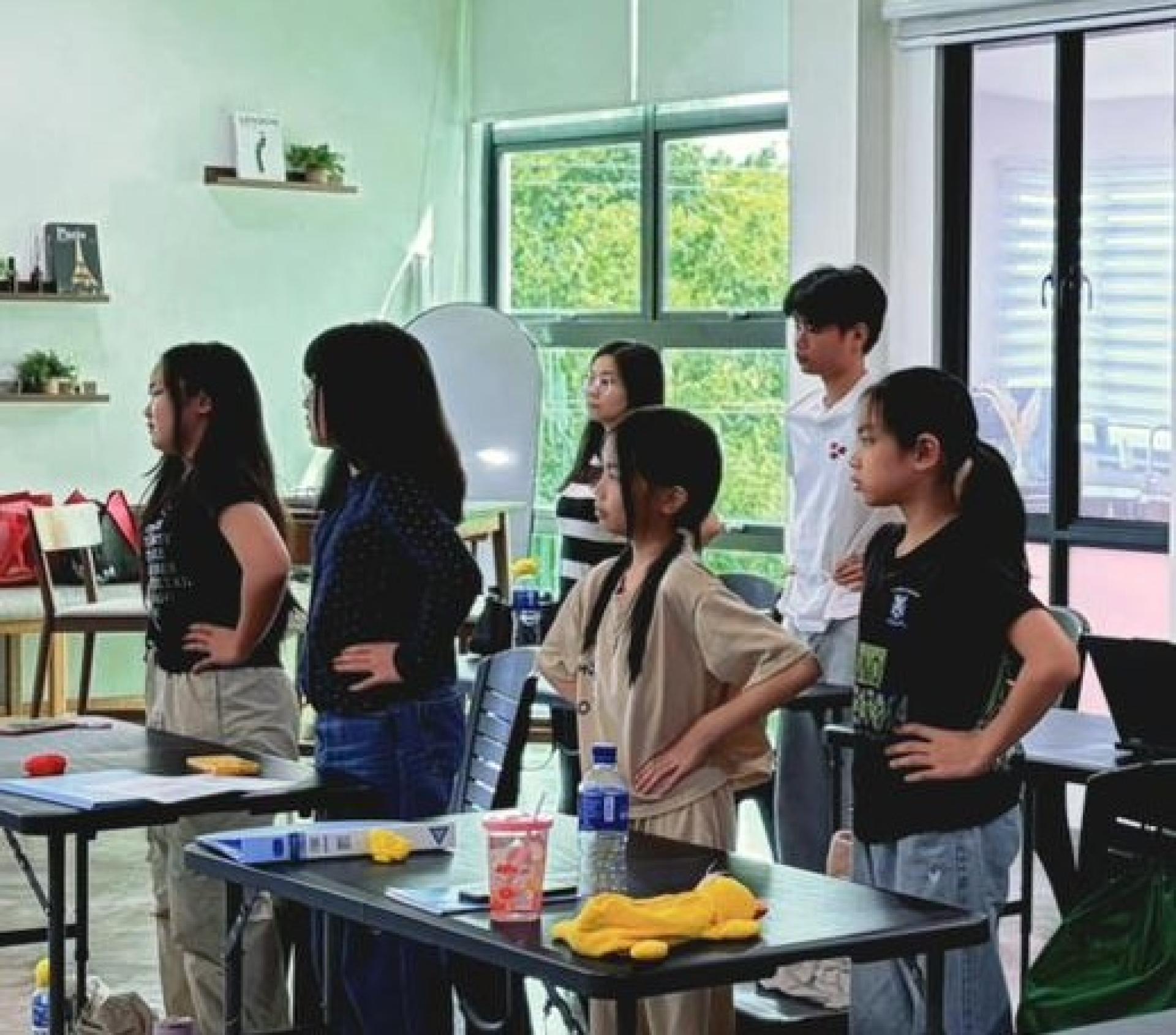 学员进行学习
