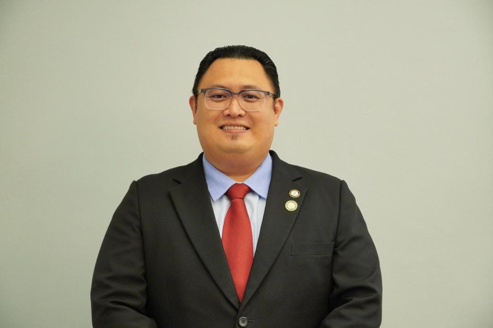 黄乃裳中学校友会主席尹士华。