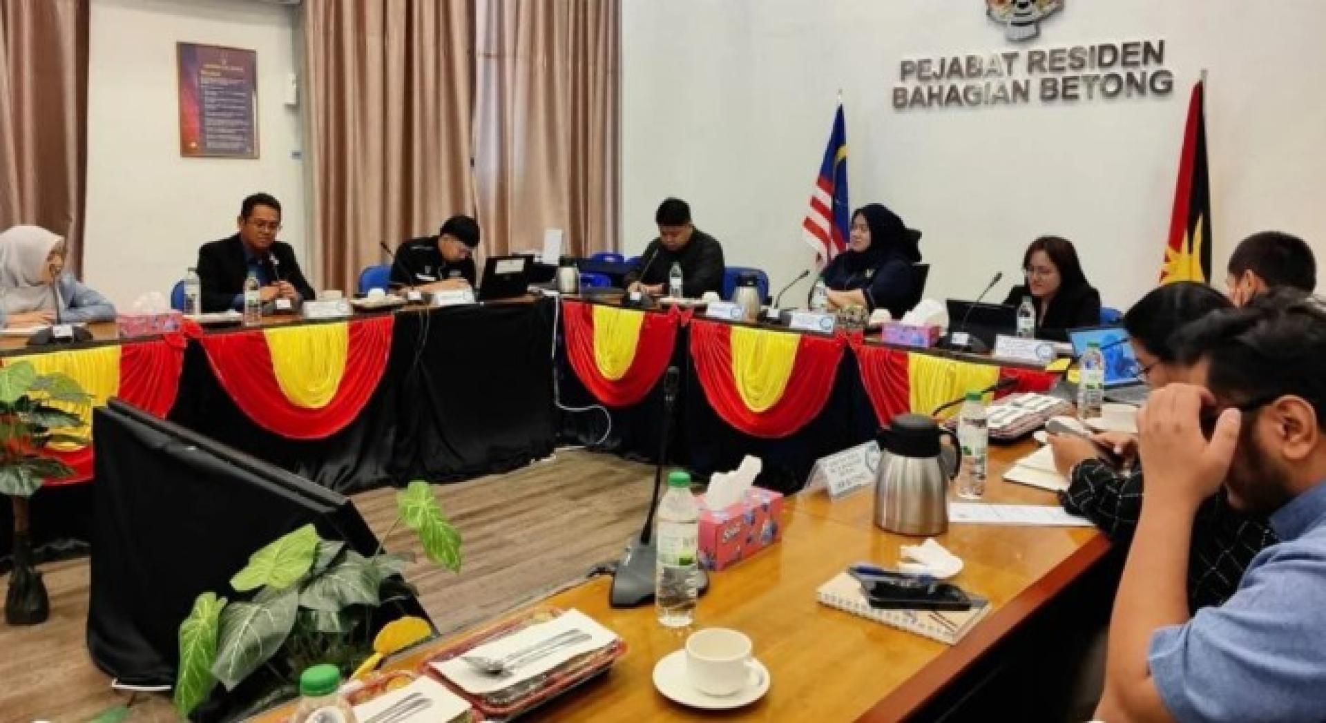 在木中区驻地办公室举行的2026年第一季度龙芽州选区BDDA项目协调会议。
