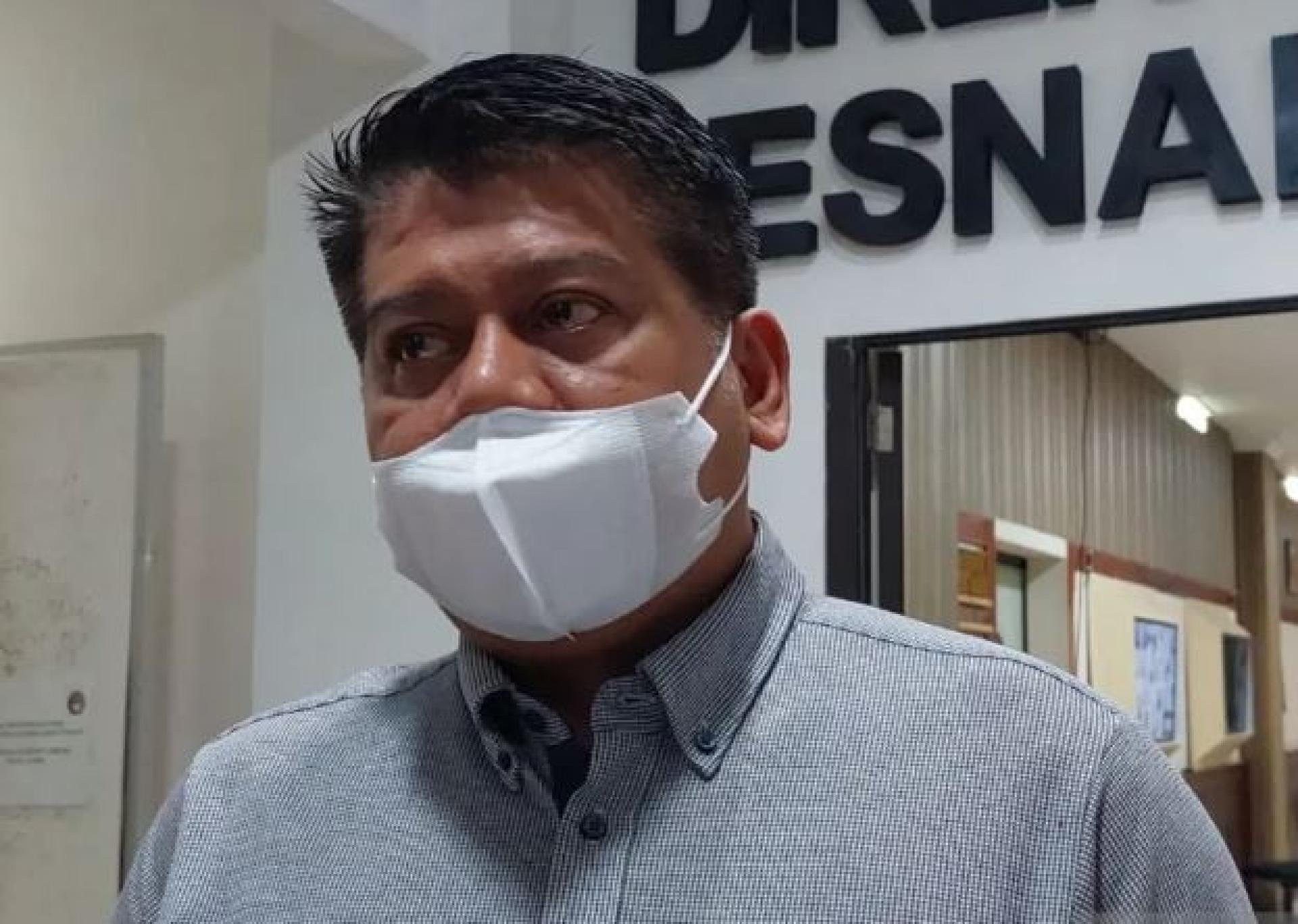 印尼国家警察刑事调查局毒品犯罪司第三分局负责人高级专员祖尔卡奈因·哈拉哈，向媒体说明有关拟加强一氧化二氮（N2O，俗称“笑气”）使用监管的最新进展。