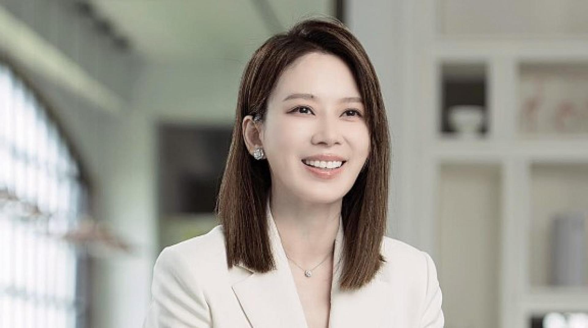 撇开负面新闻连环爆，Melody外型相当亮眼，气质出众。