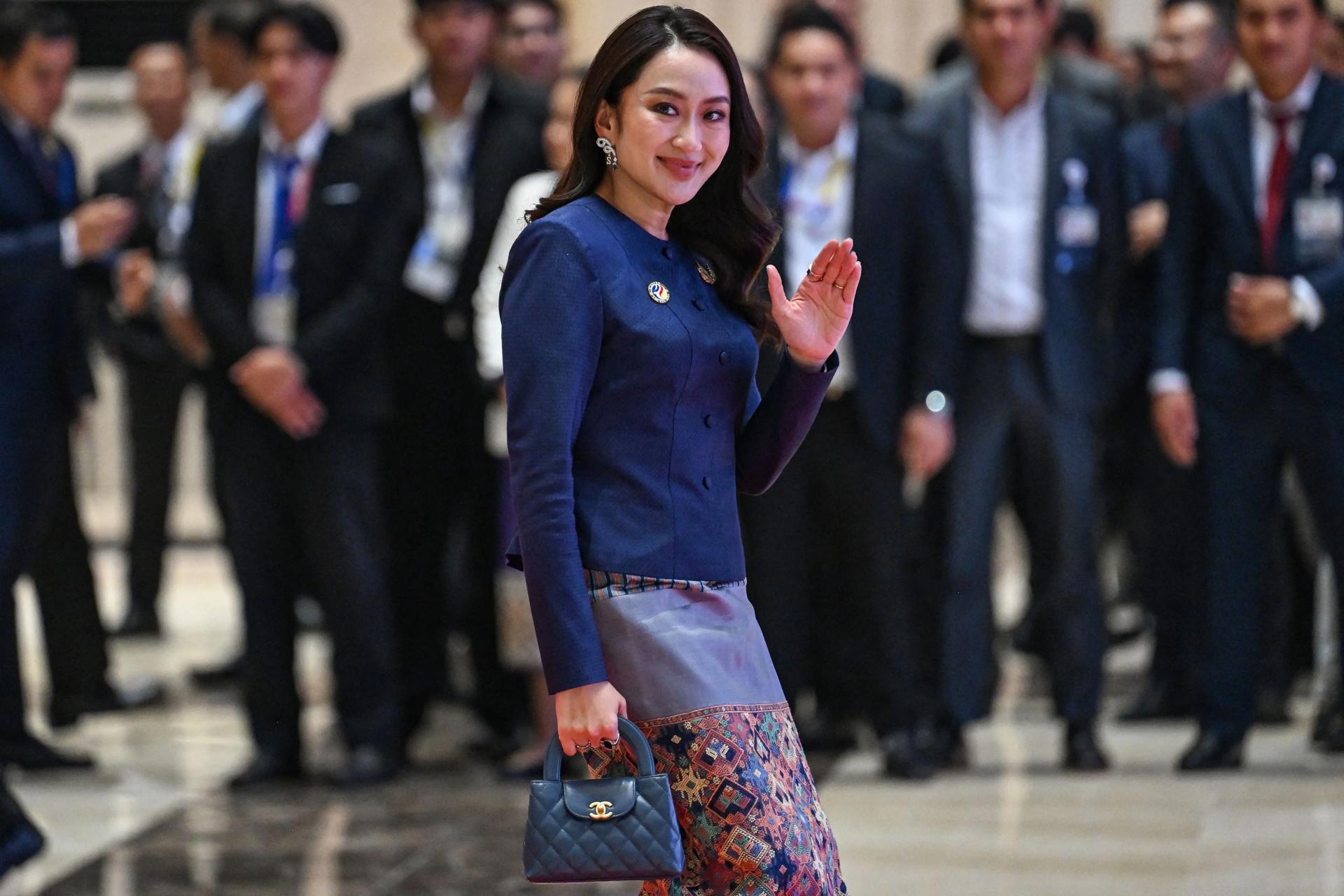 佩通坦去年10月，拎著CHANEL包出席在寮国举办的东盟峰会晚宴。