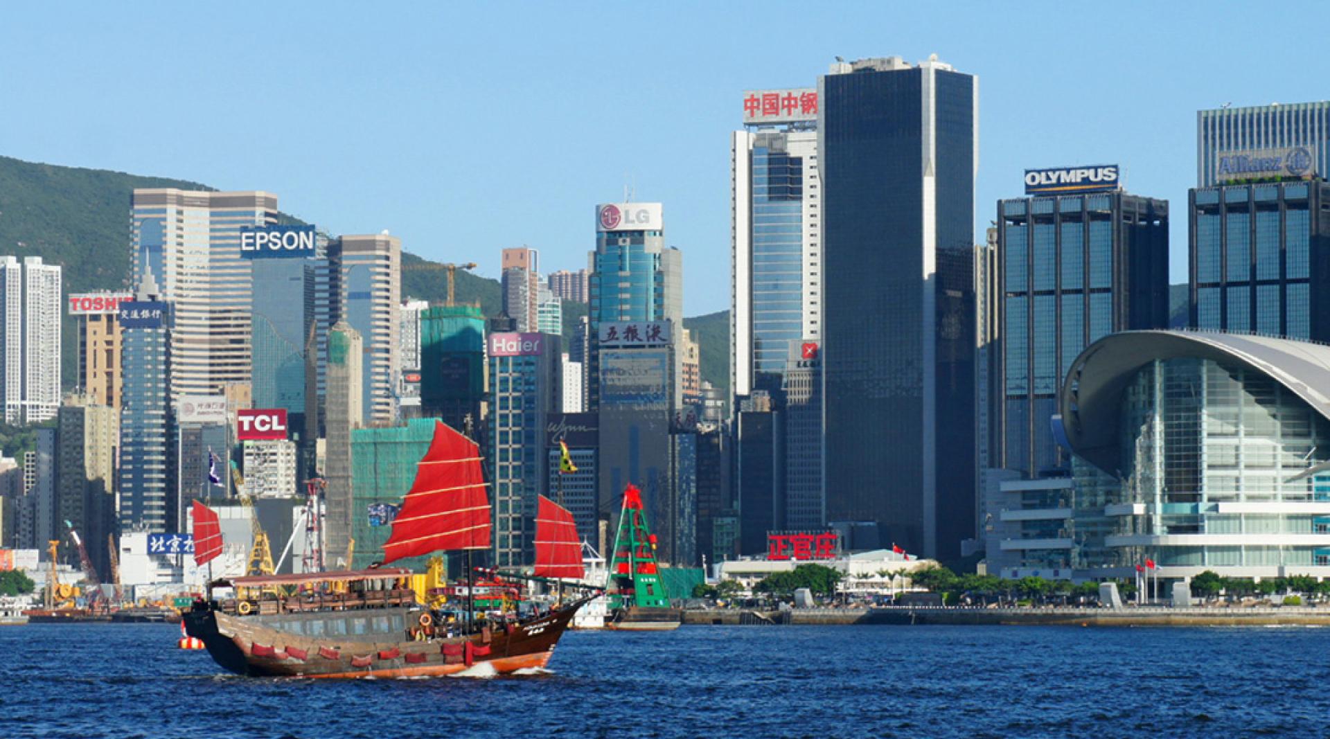 白皮书强调，有了高水平安全的香港，定能战胜前进道路上的风险挑战，在动荡不安的世界中稳如磐石。